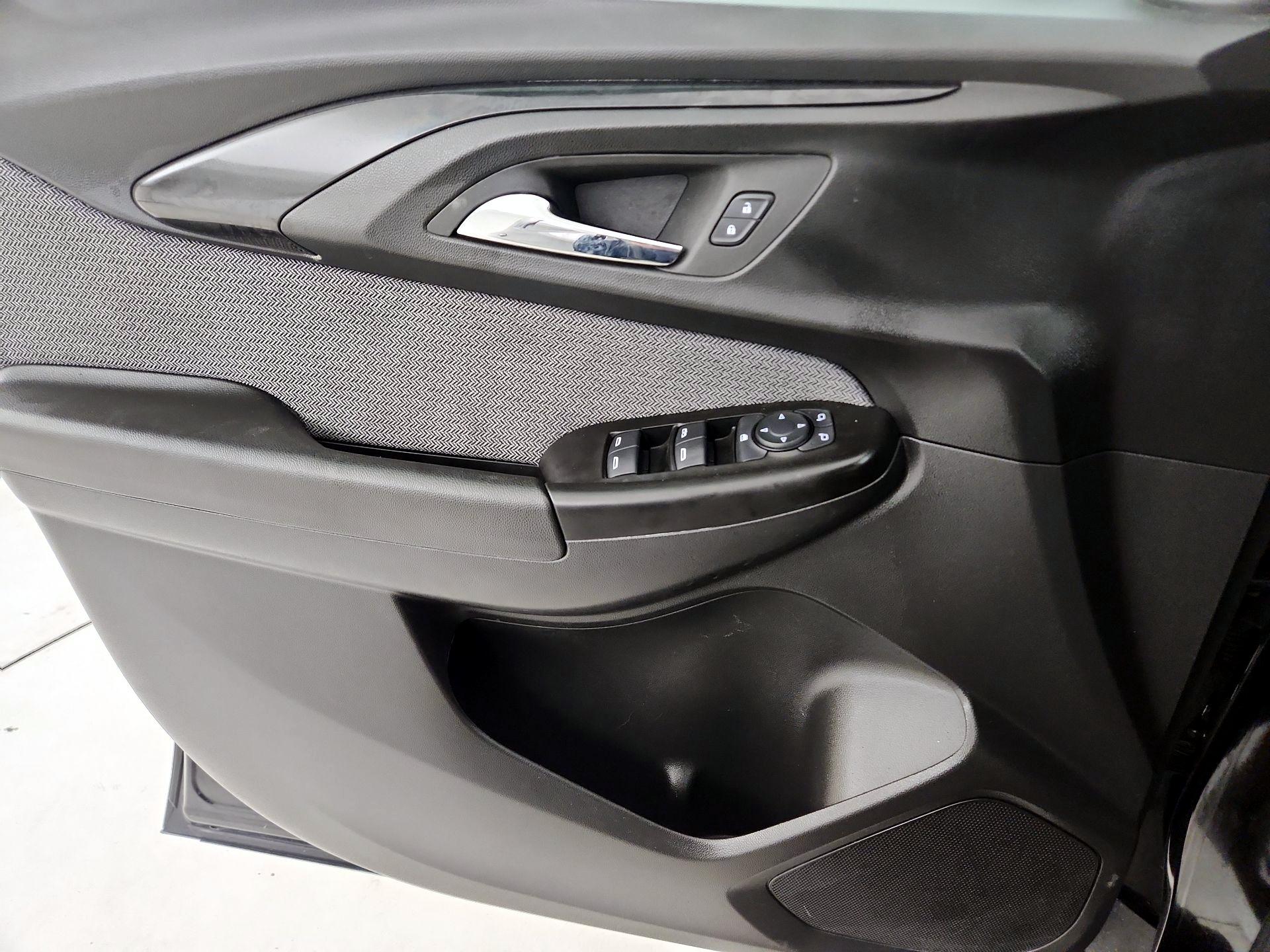 Thumbnail: 2023 Chevrolet TrailBlazer - 12