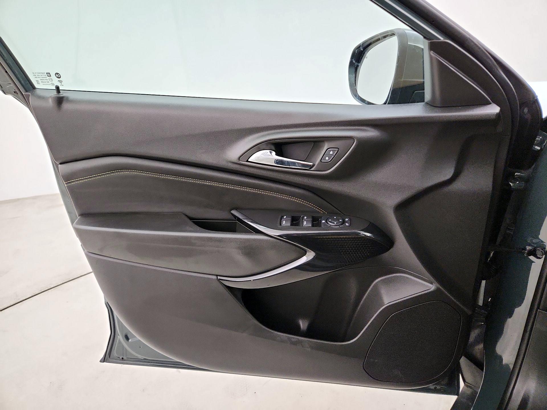 Thumbnail: 2025 Chevrolet Trax - 12