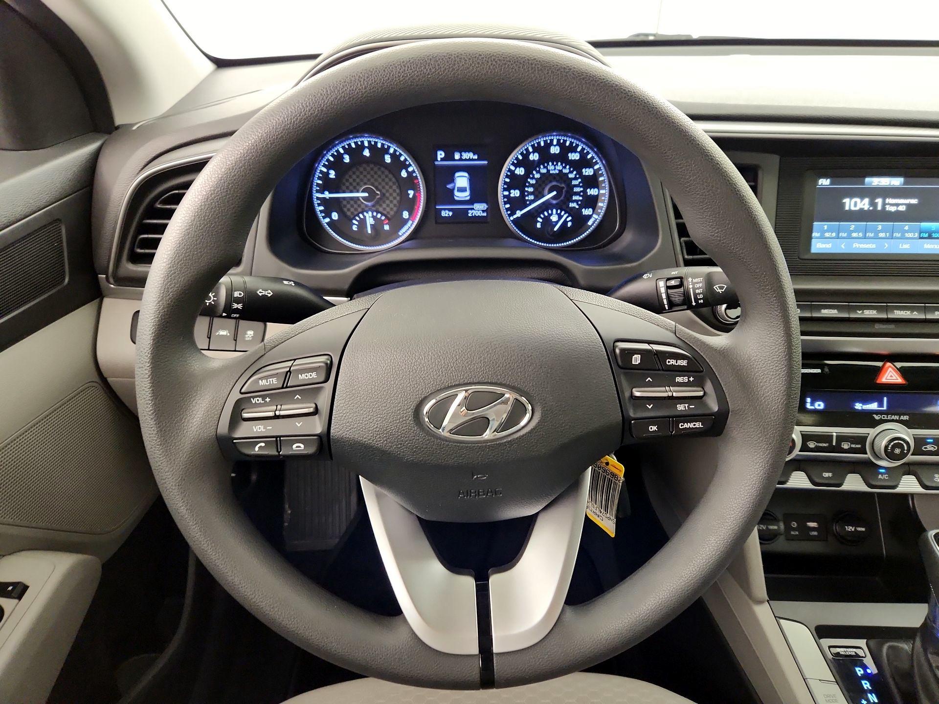 Thumbnail: 2020 Hyundai Elantra - 10