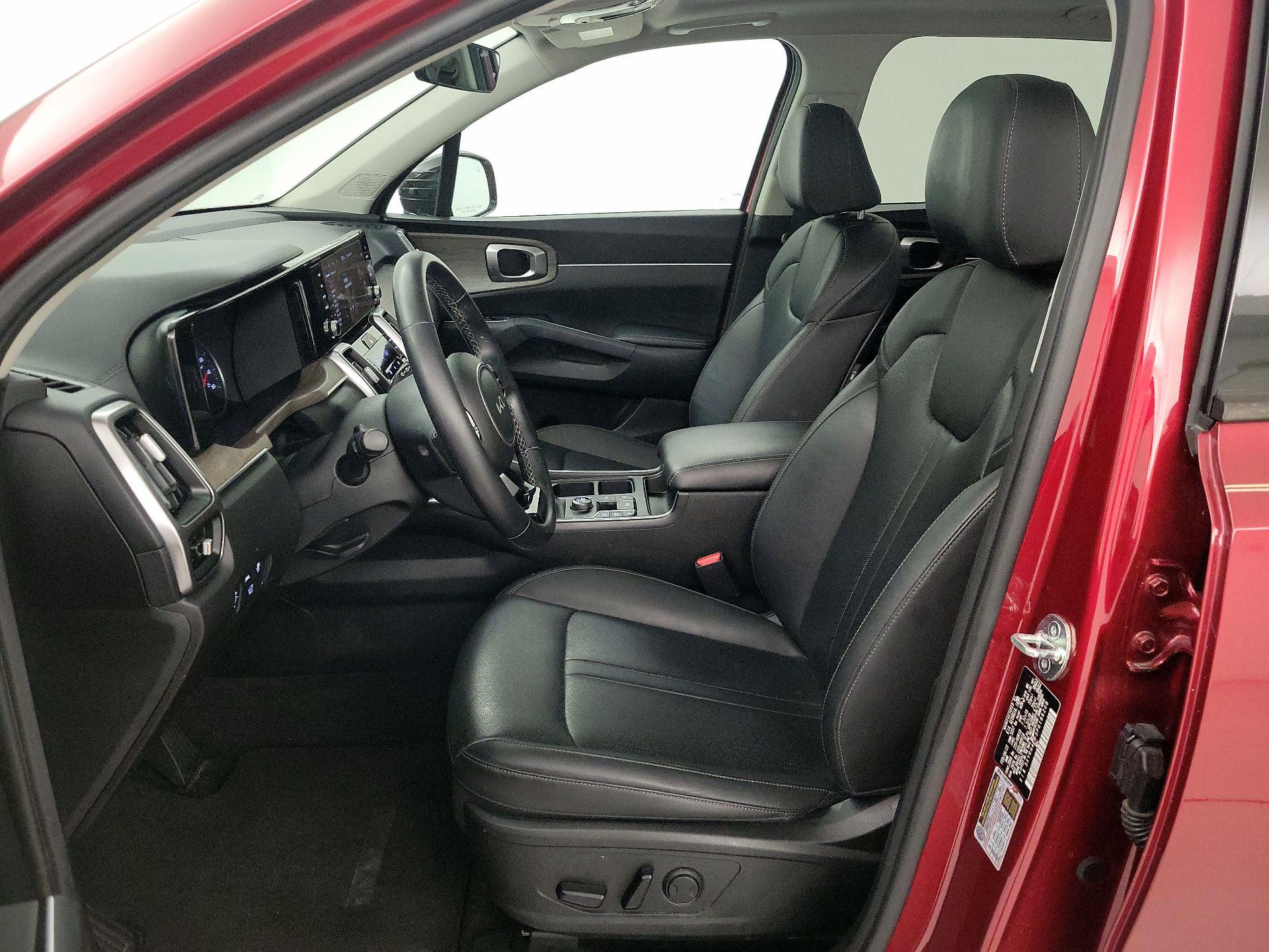 Thumbnail: 2023 Kia Sorento - 11