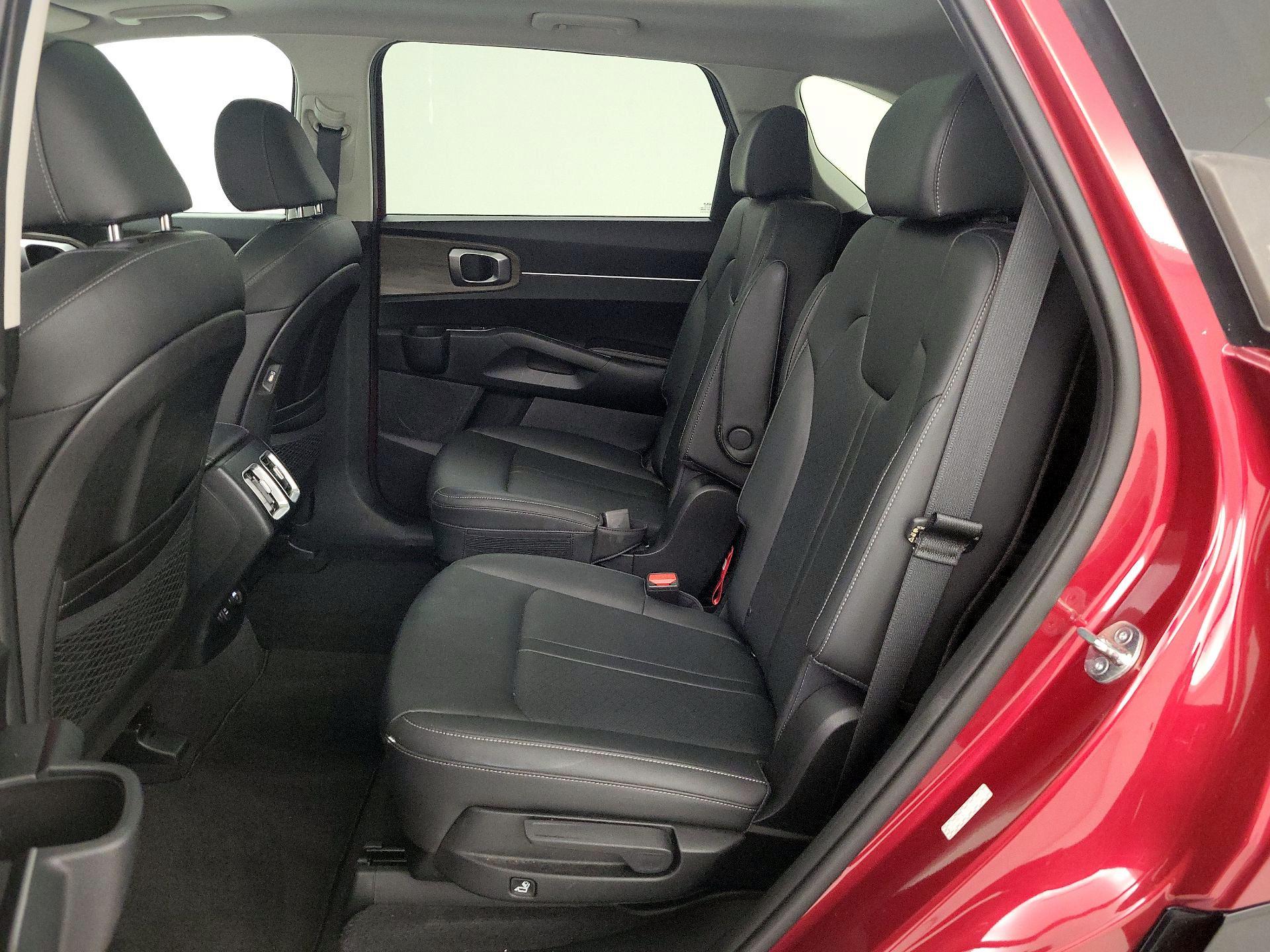 Thumbnail: 2023 Kia Sorento - 20