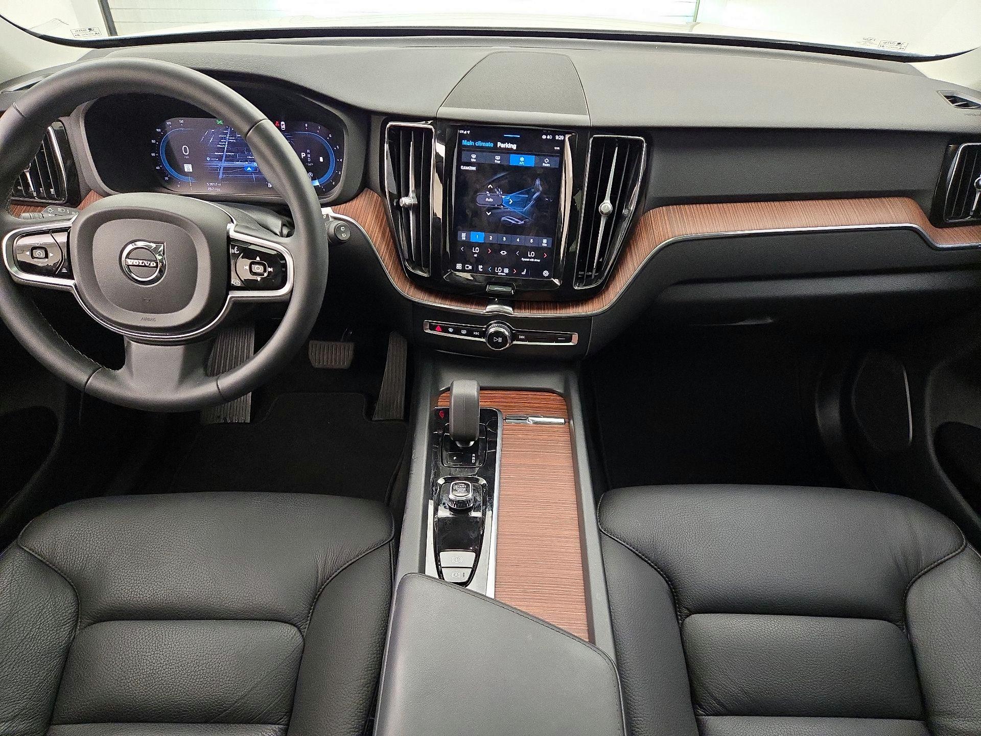 Thumbnail: 2024 Volvo XC60 - 9