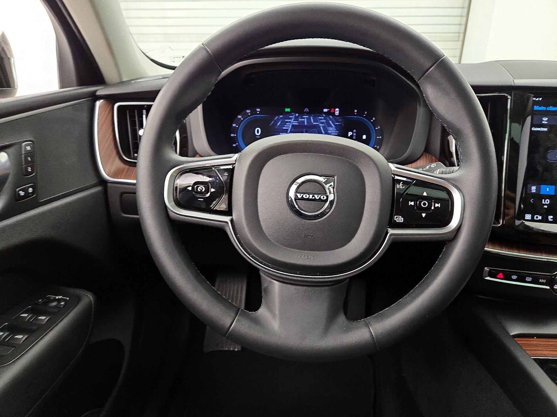 Thumbnail: 2024 Volvo XC60 - 10