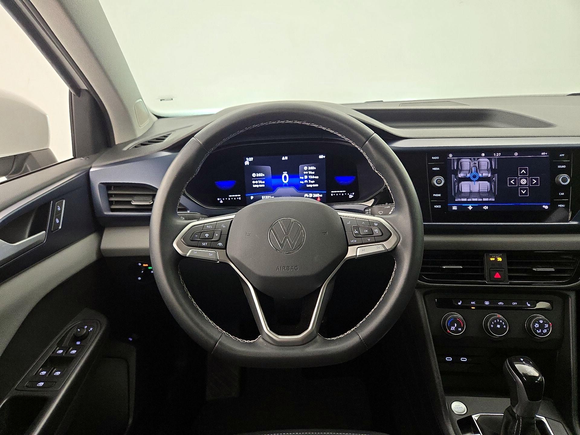 Thumbnail: 2022 Volkswagen Taos - 10