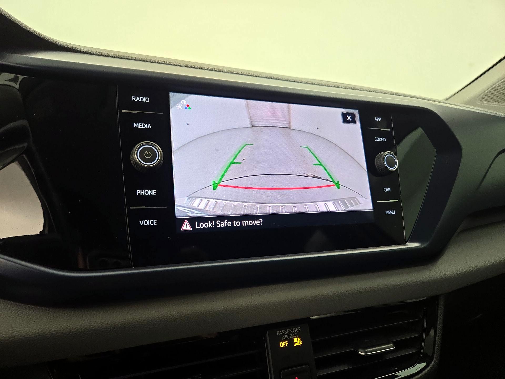 Thumbnail: 2022 Volkswagen Taos - 14