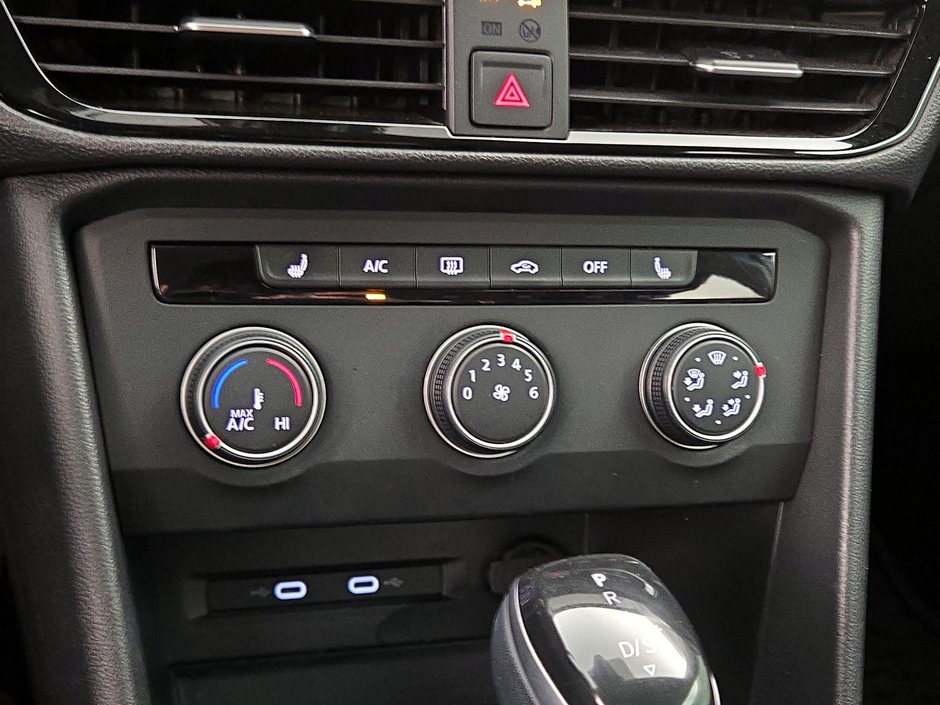 Thumbnail: 2022 Volkswagen Taos - 16