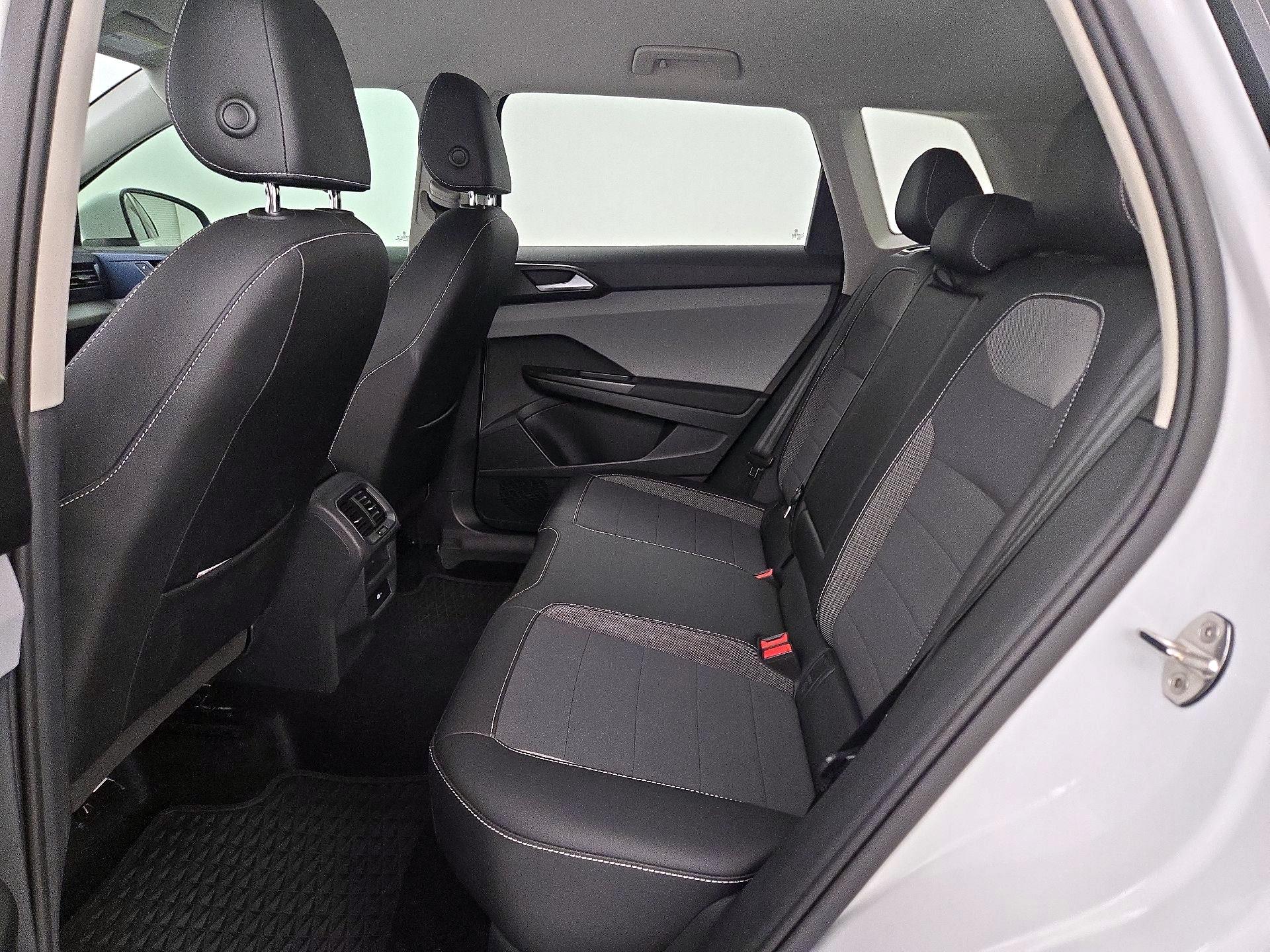 Thumbnail: 2022 Volkswagen Taos - 19