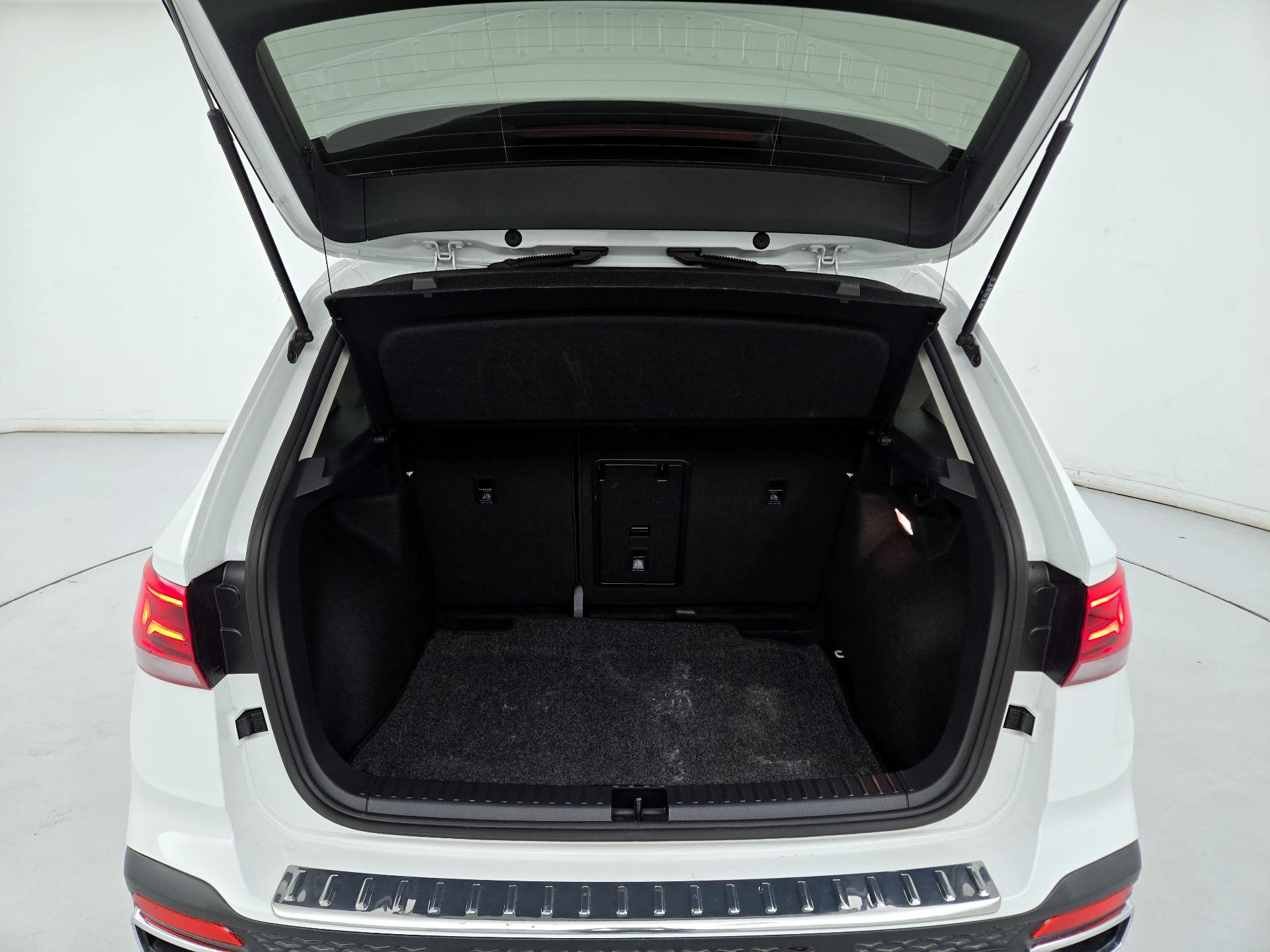 Thumbnail: 2022 Volkswagen Taos - 20