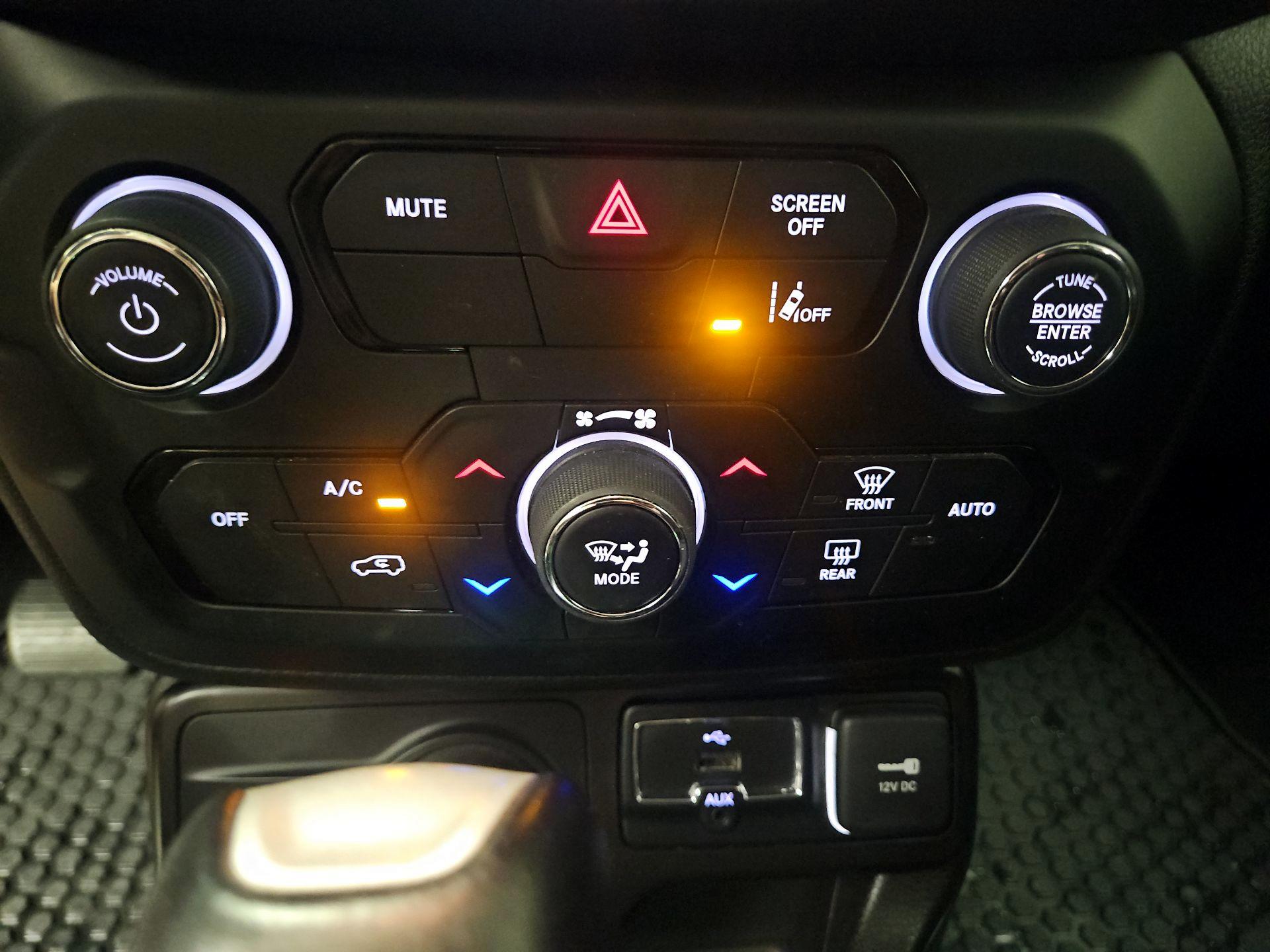 Thumbnail: 2022 Jeep Renegade - 17