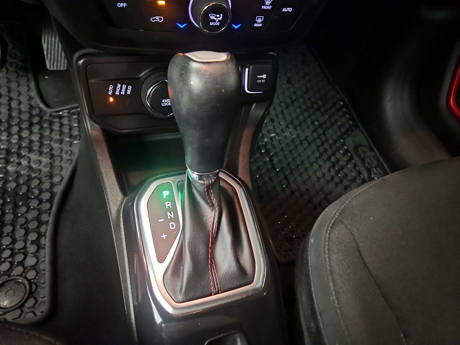 Thumbnail: 2022 Jeep Renegade - 18
