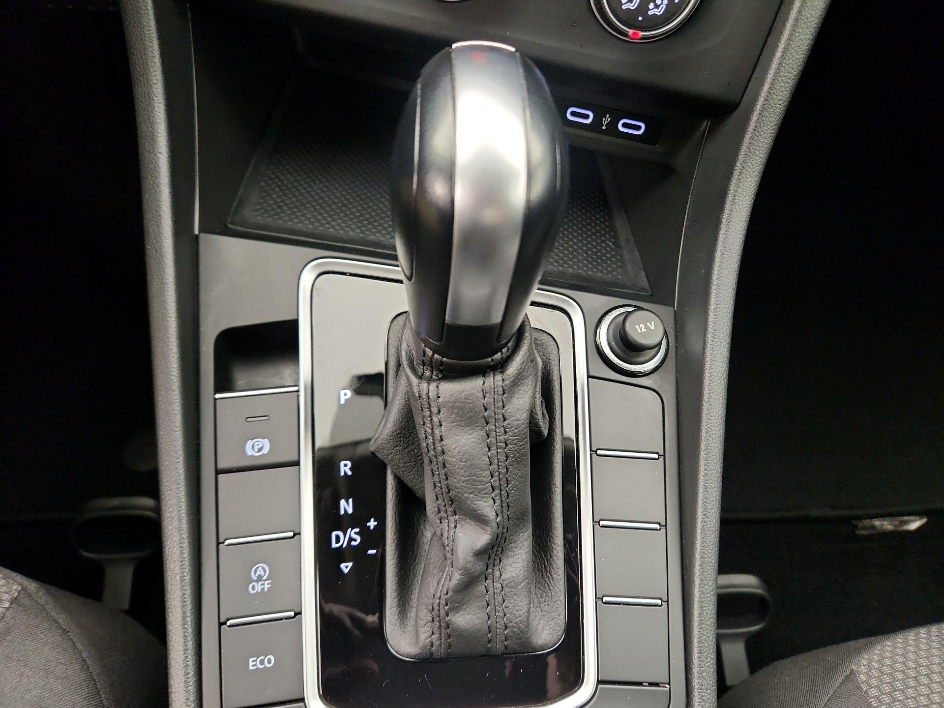 Thumbnail: 2021 Volkswagen Jetta - 17