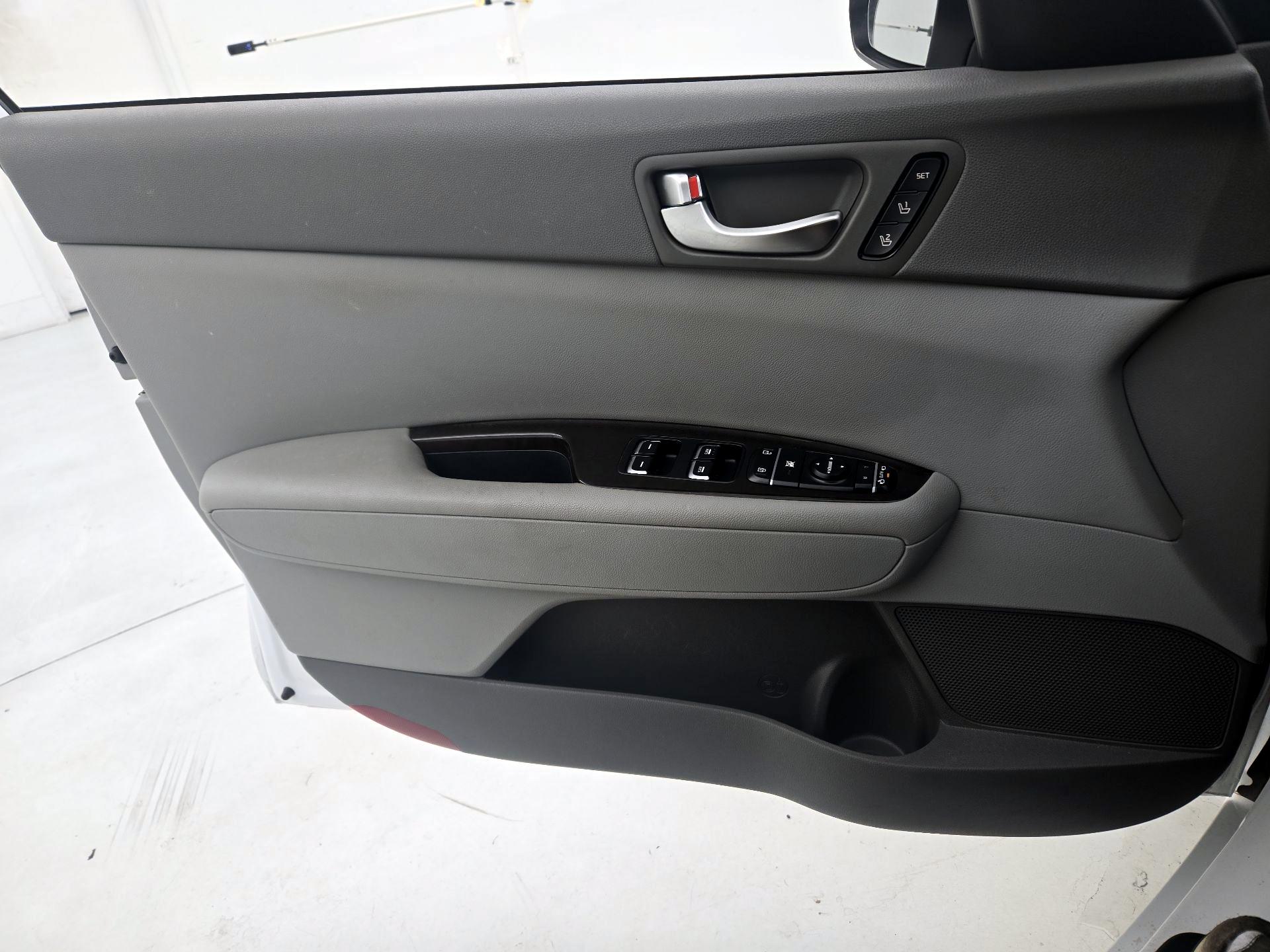 Thumbnail: 2018 Kia Optima - 12