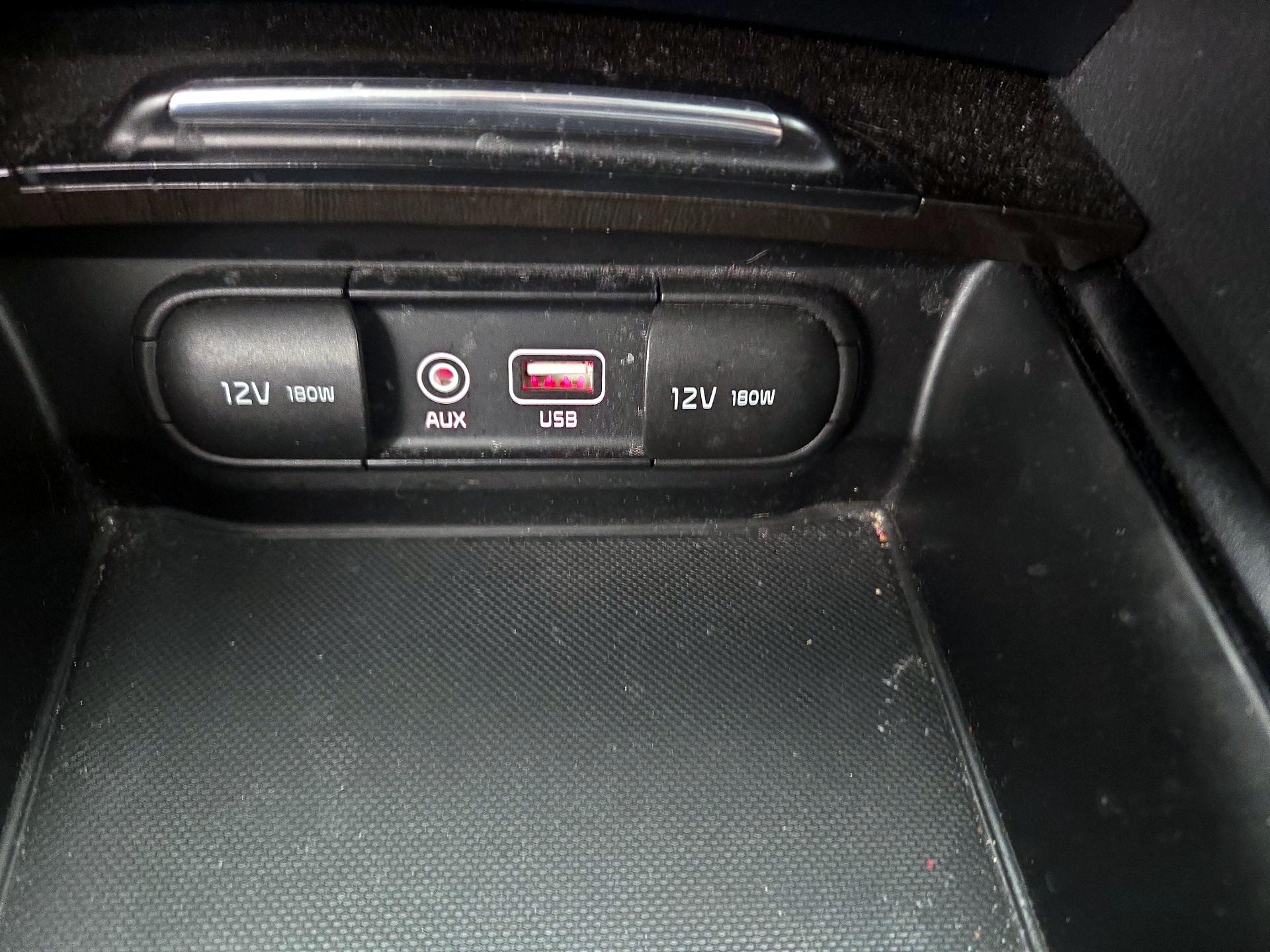 Thumbnail: 2018 Kia Optima - 18