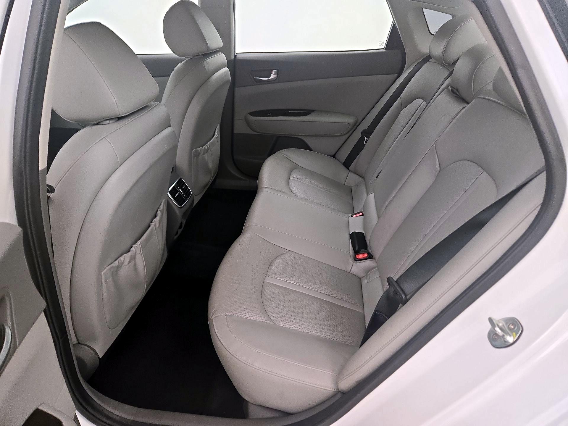 Thumbnail: 2018 Kia Optima - 19