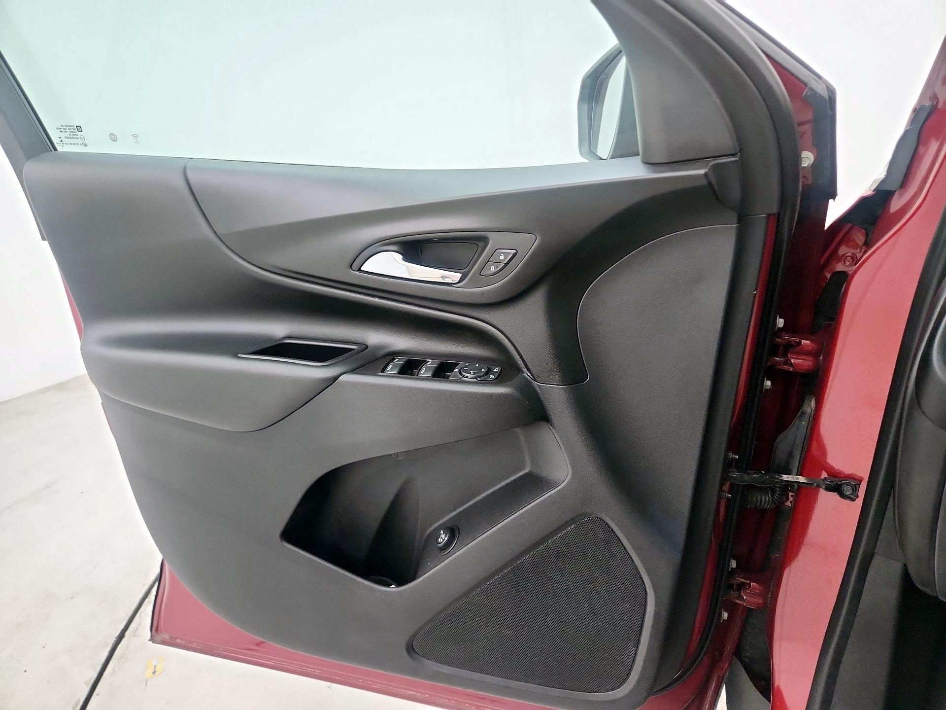 Thumbnail: 2020 Chevrolet Equinox - 10