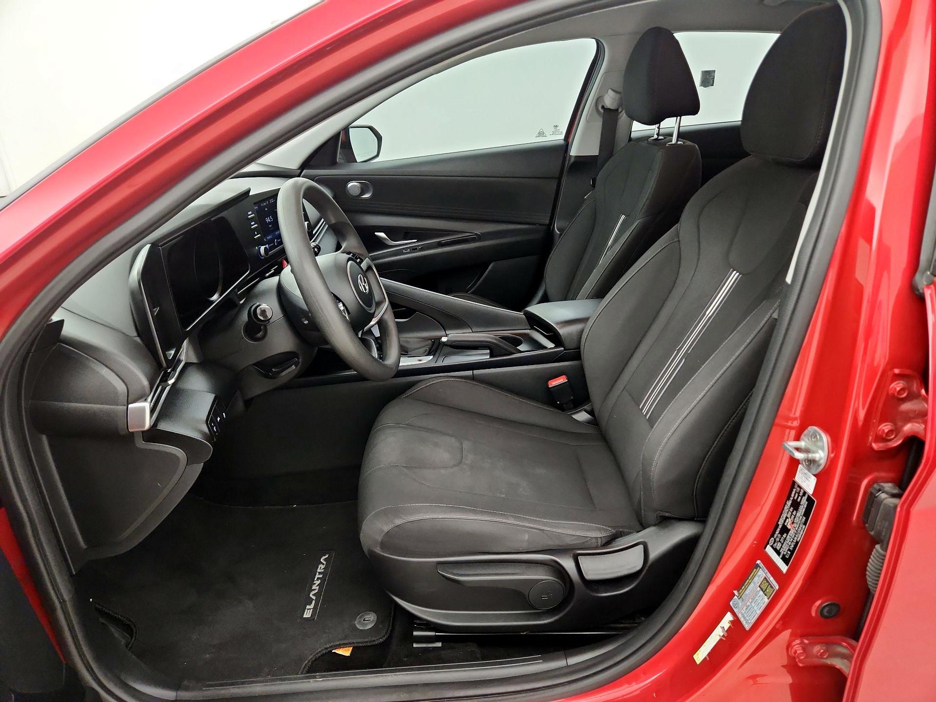 Thumbnail: 2022 Hyundai Elantra - 9