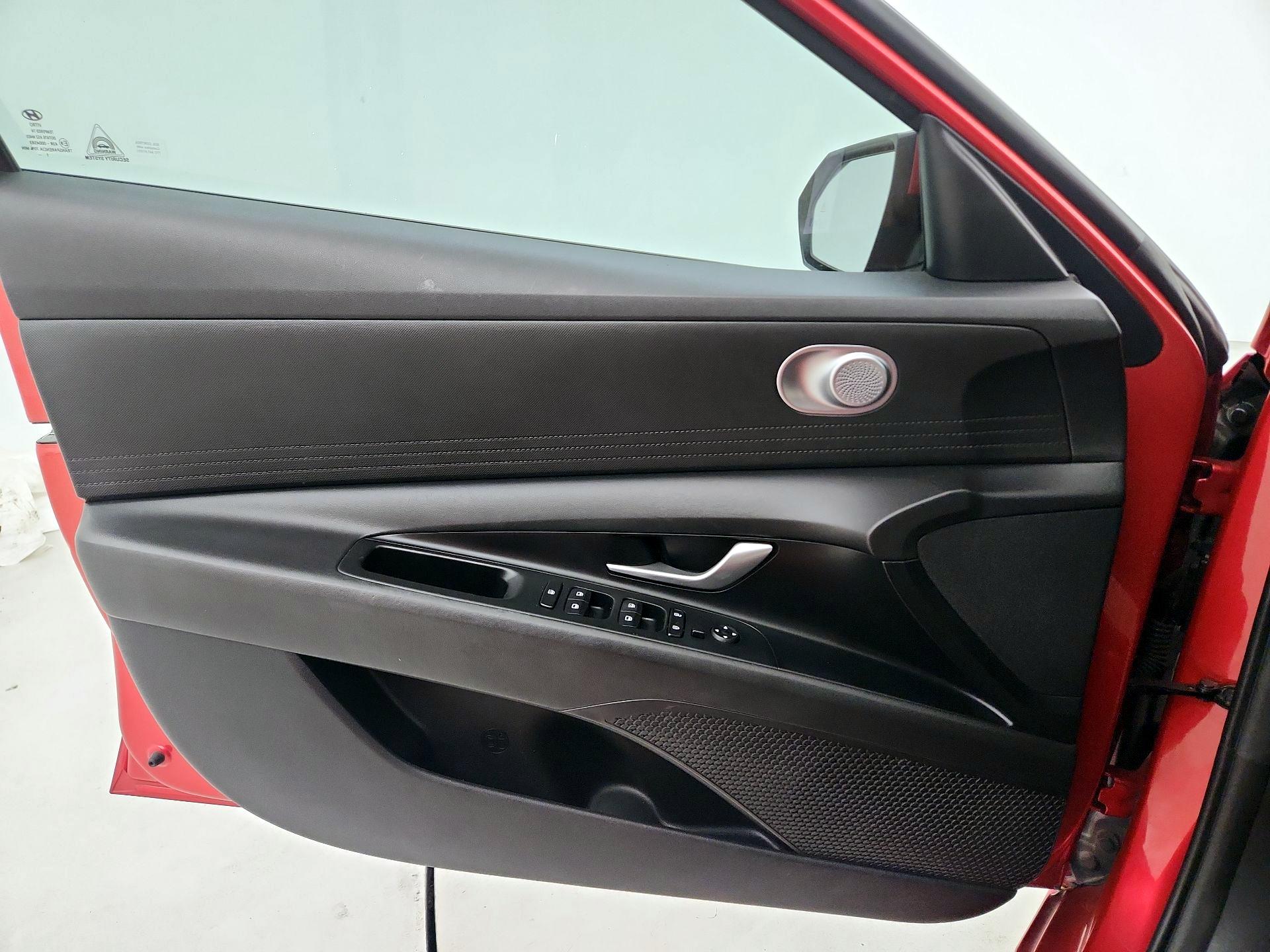 Thumbnail: 2022 Hyundai Elantra - 10