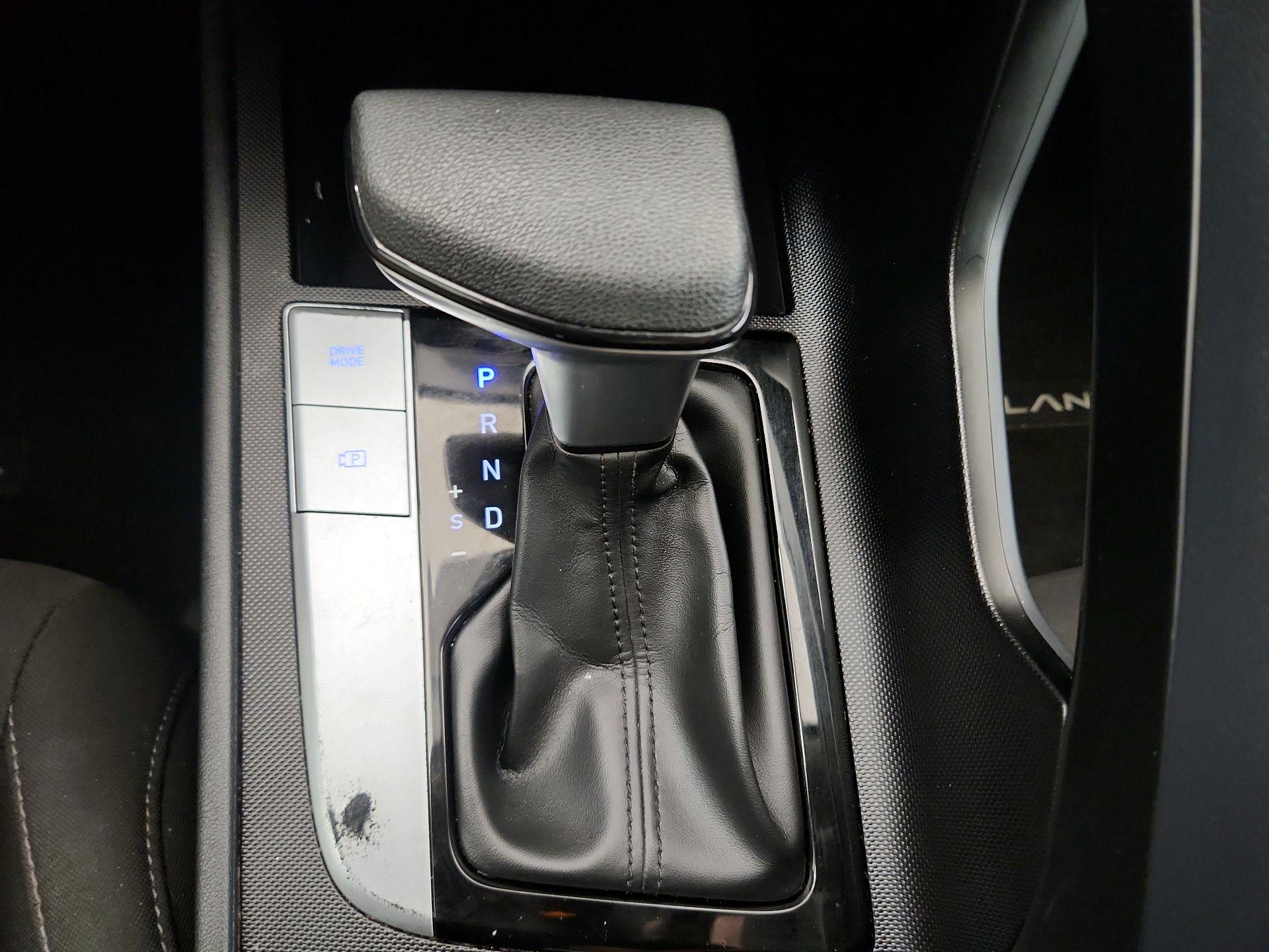 Thumbnail: 2022 Hyundai Elantra - 15