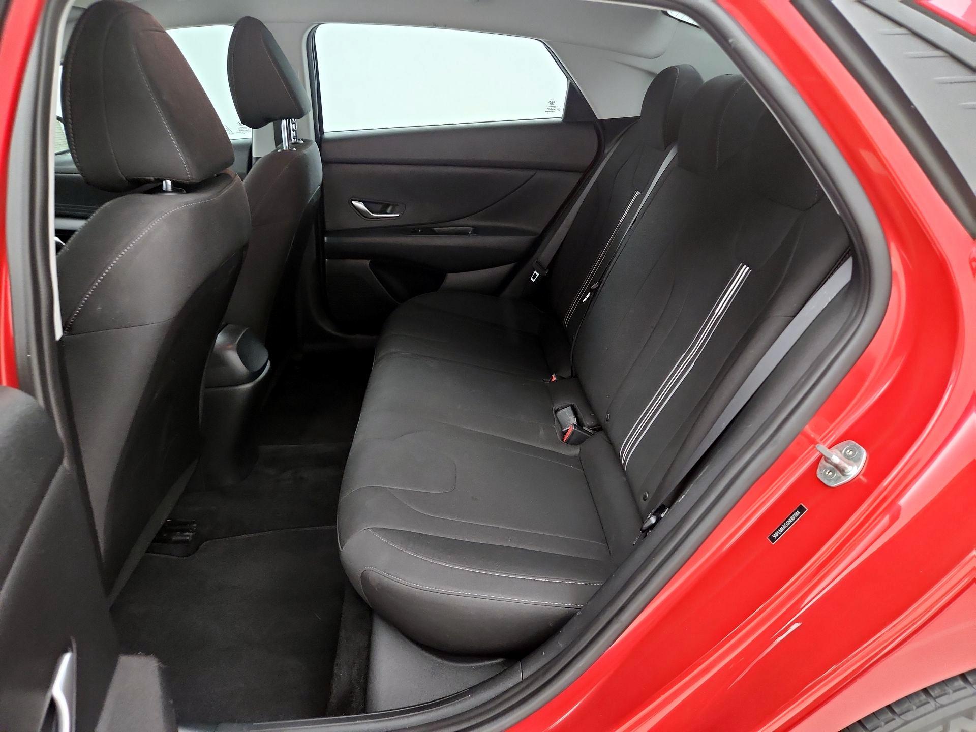 Thumbnail: 2022 Hyundai Elantra - 17