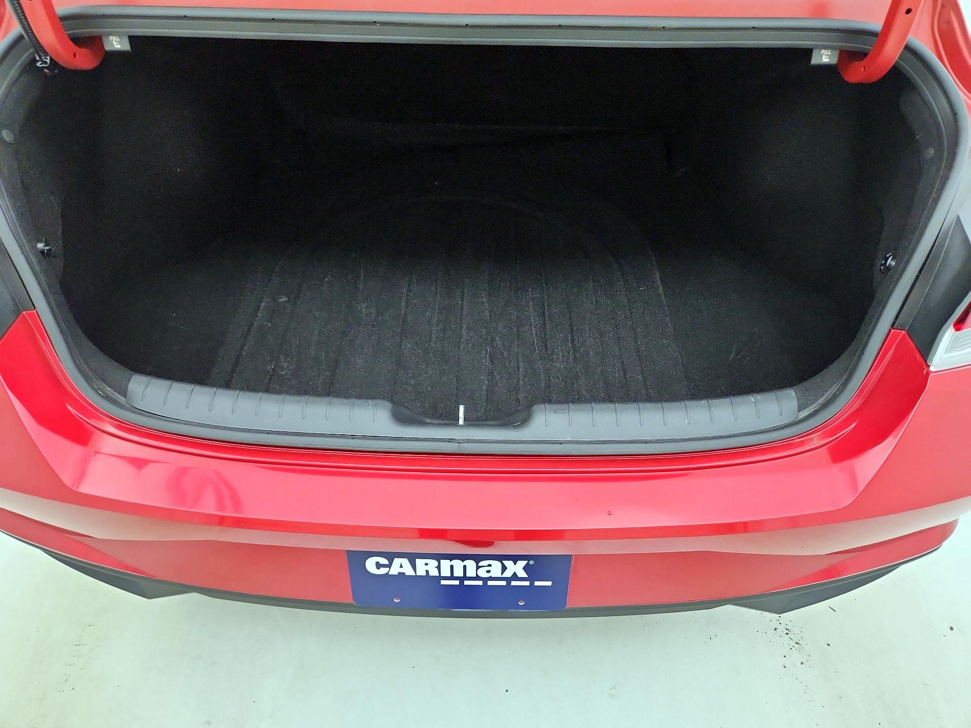 Thumbnail: 2022 Hyundai Elantra - 18