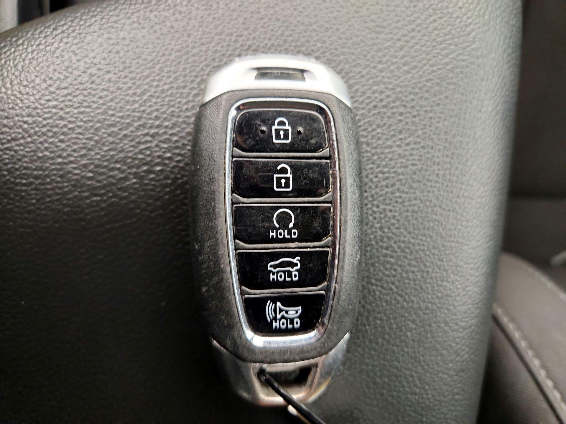 Thumbnail: 2022 Hyundai Elantra - 20