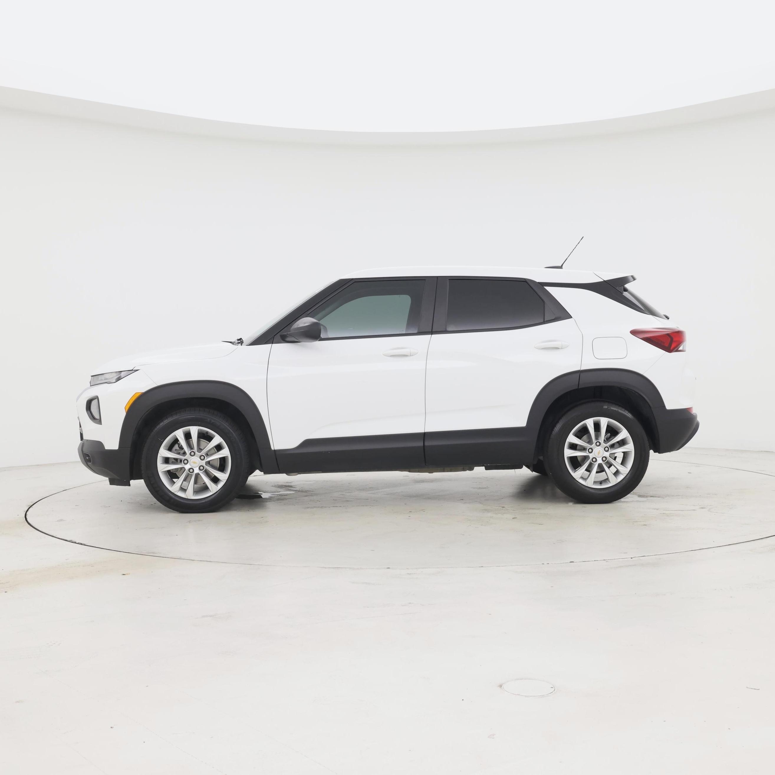 Thumbnail: 2023 Chevrolet TrailBlazer - 3