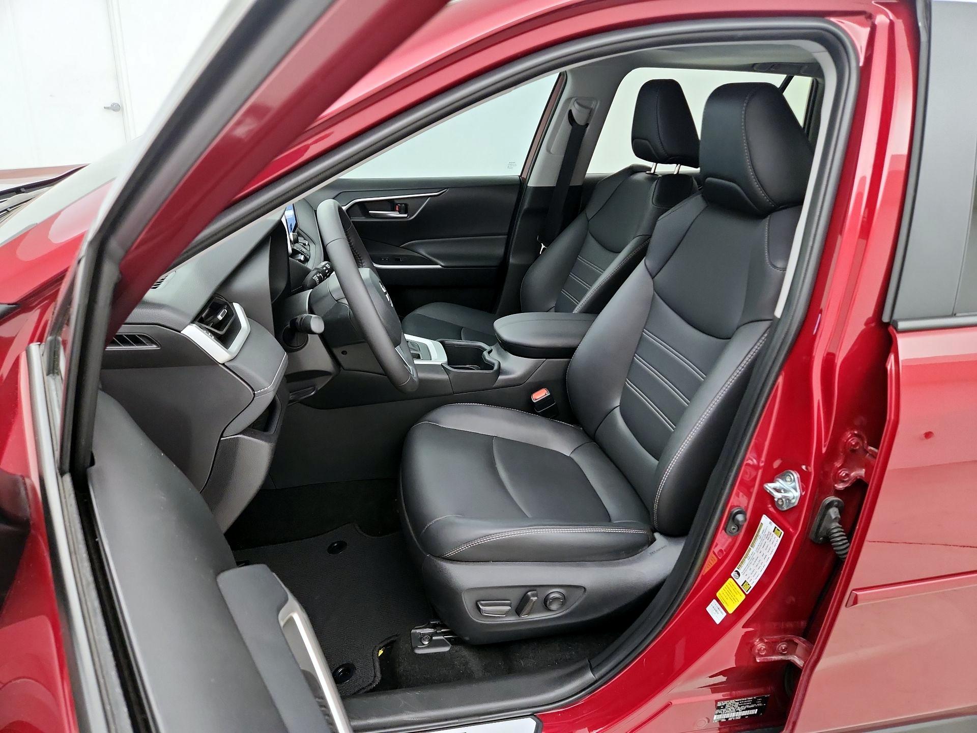 Thumbnail: 2025 Toyota RAV4 - 11