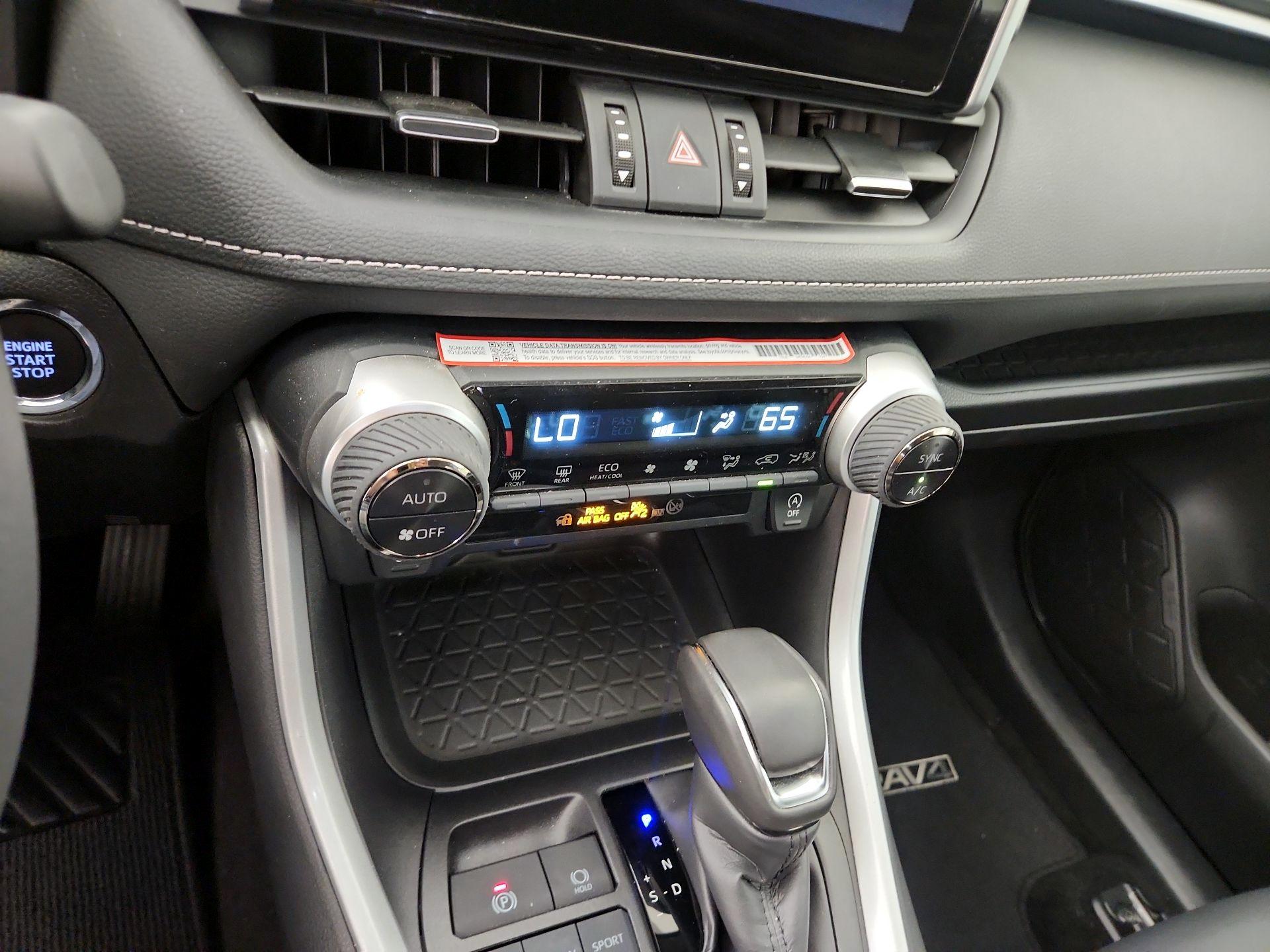 Thumbnail: 2025 Toyota RAV4 - 14