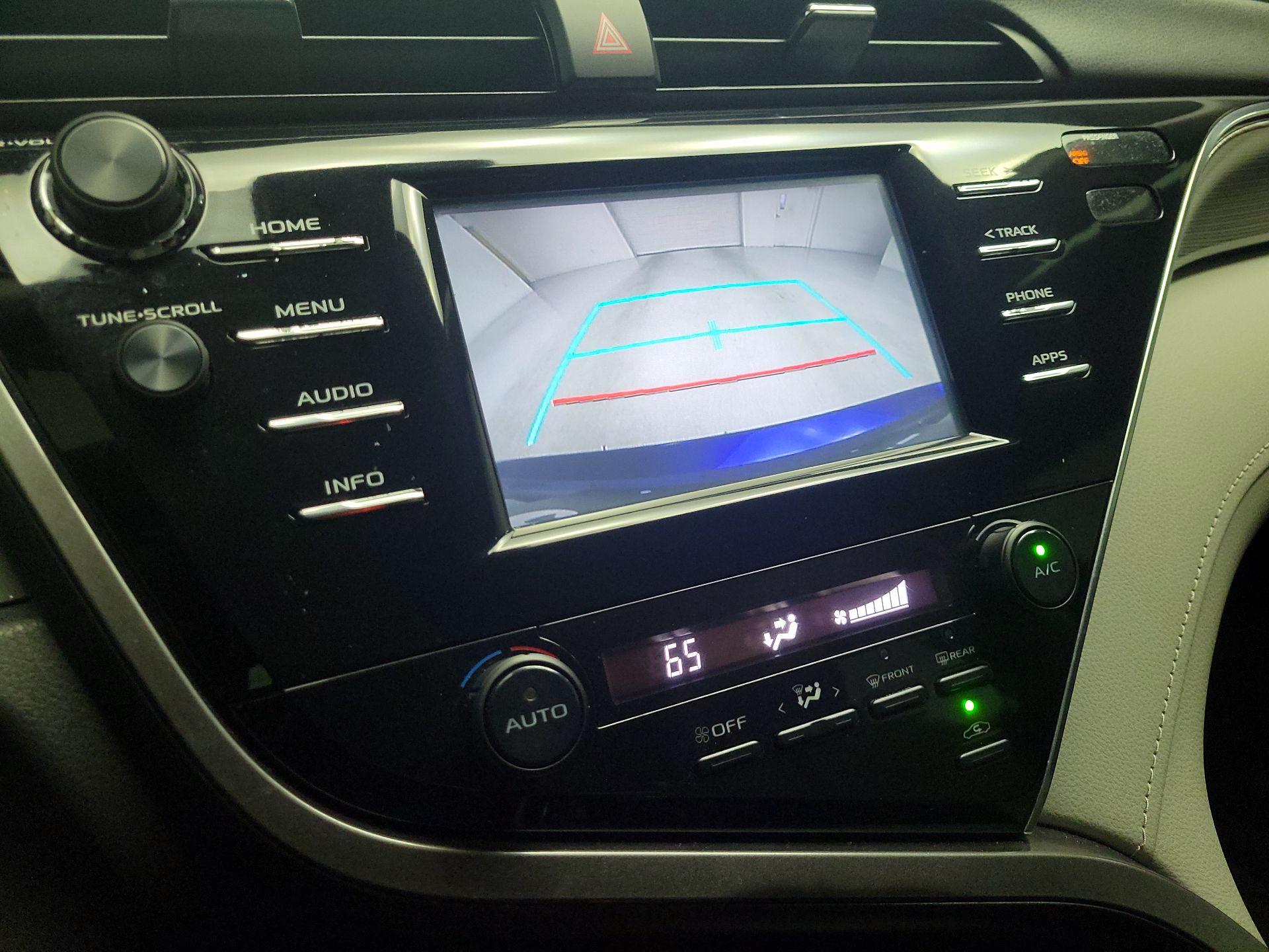 Thumbnail: 2018 Toyota Camry - 14