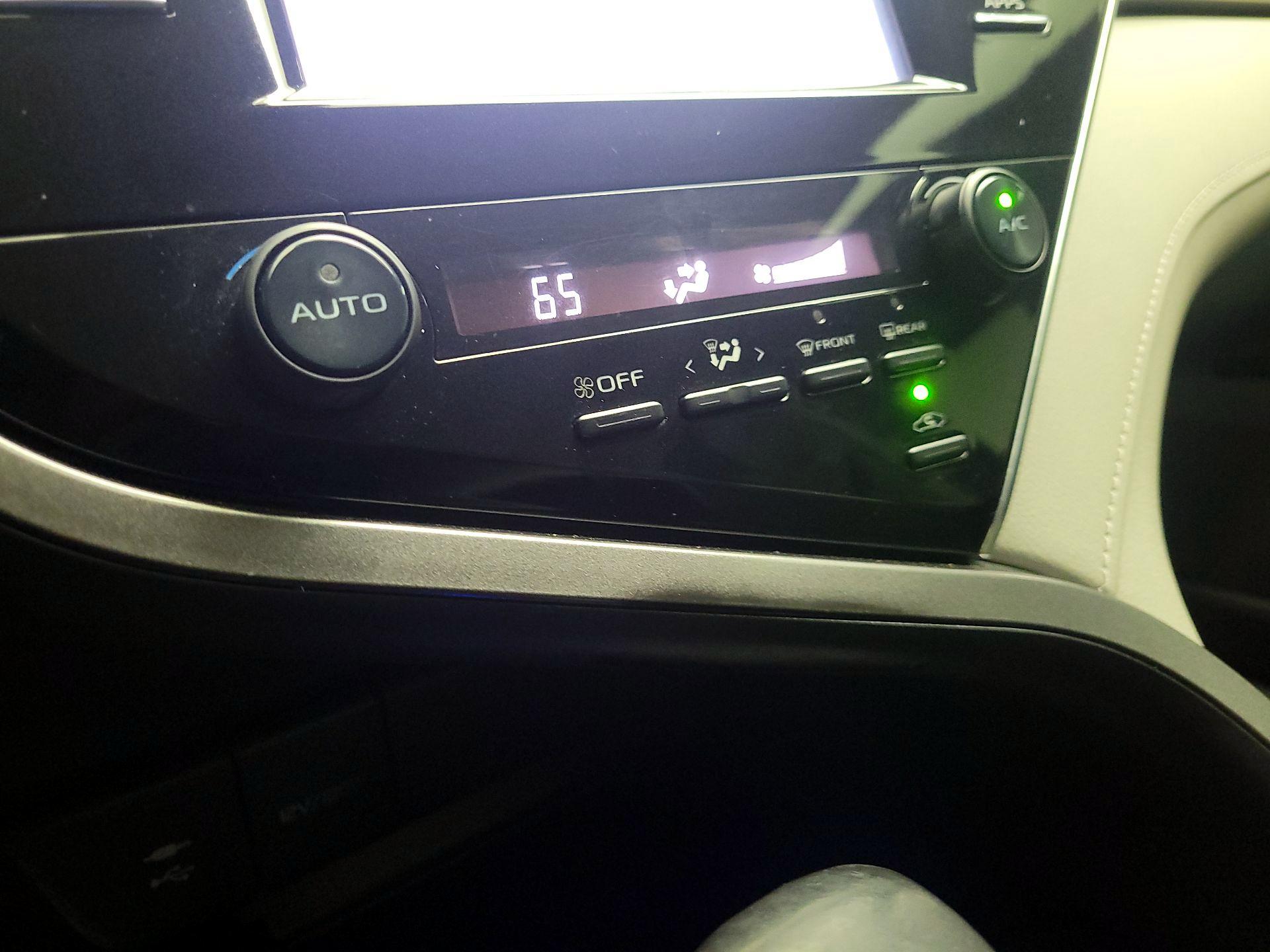 Thumbnail: 2018 Toyota Camry - 16