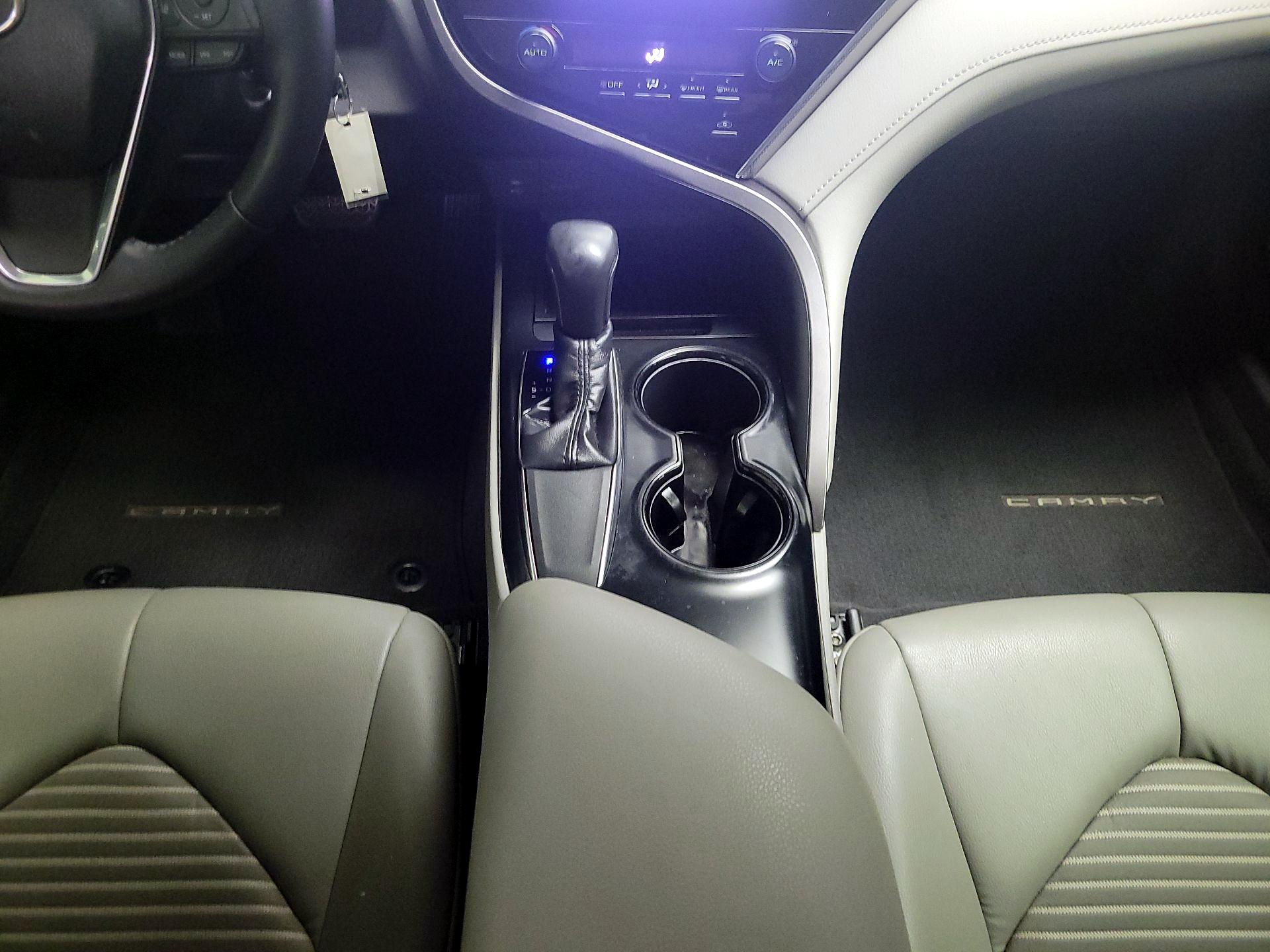 Thumbnail: 2018 Toyota Camry - 17