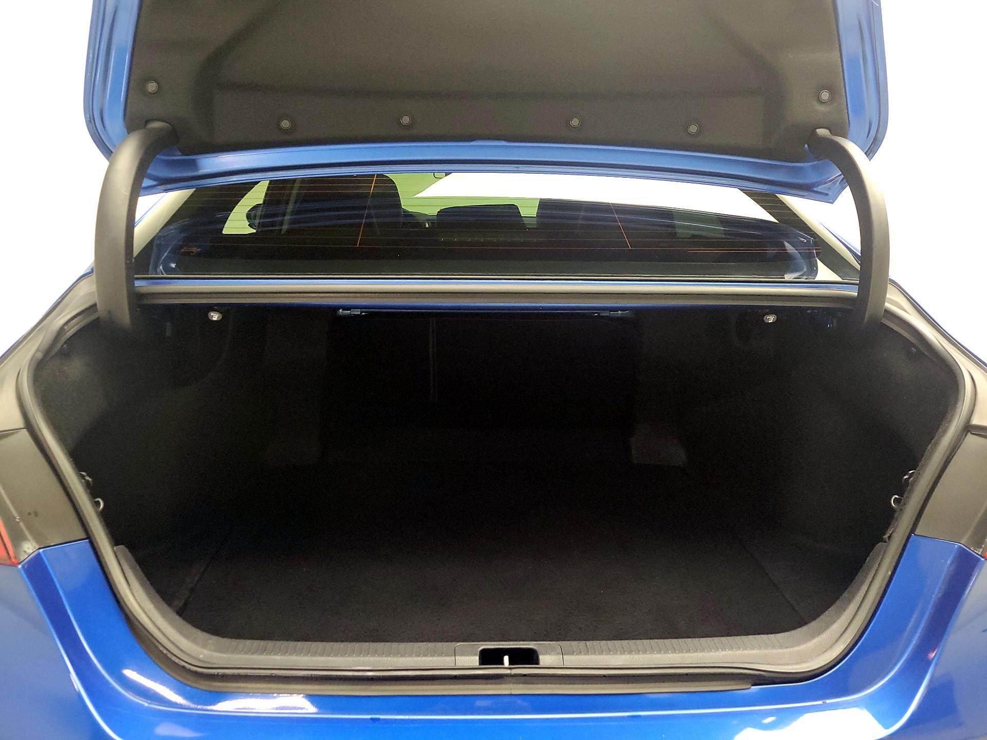 Thumbnail: 2018 Toyota Camry - 20