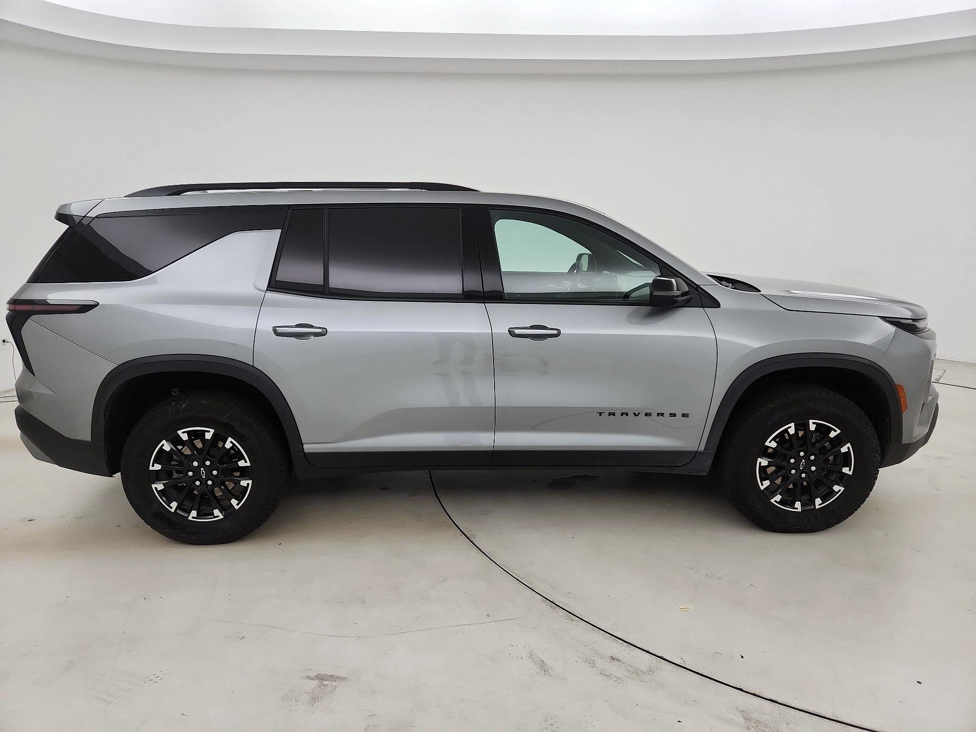 Thumbnail: 2024 Chevrolet Traverse - 4