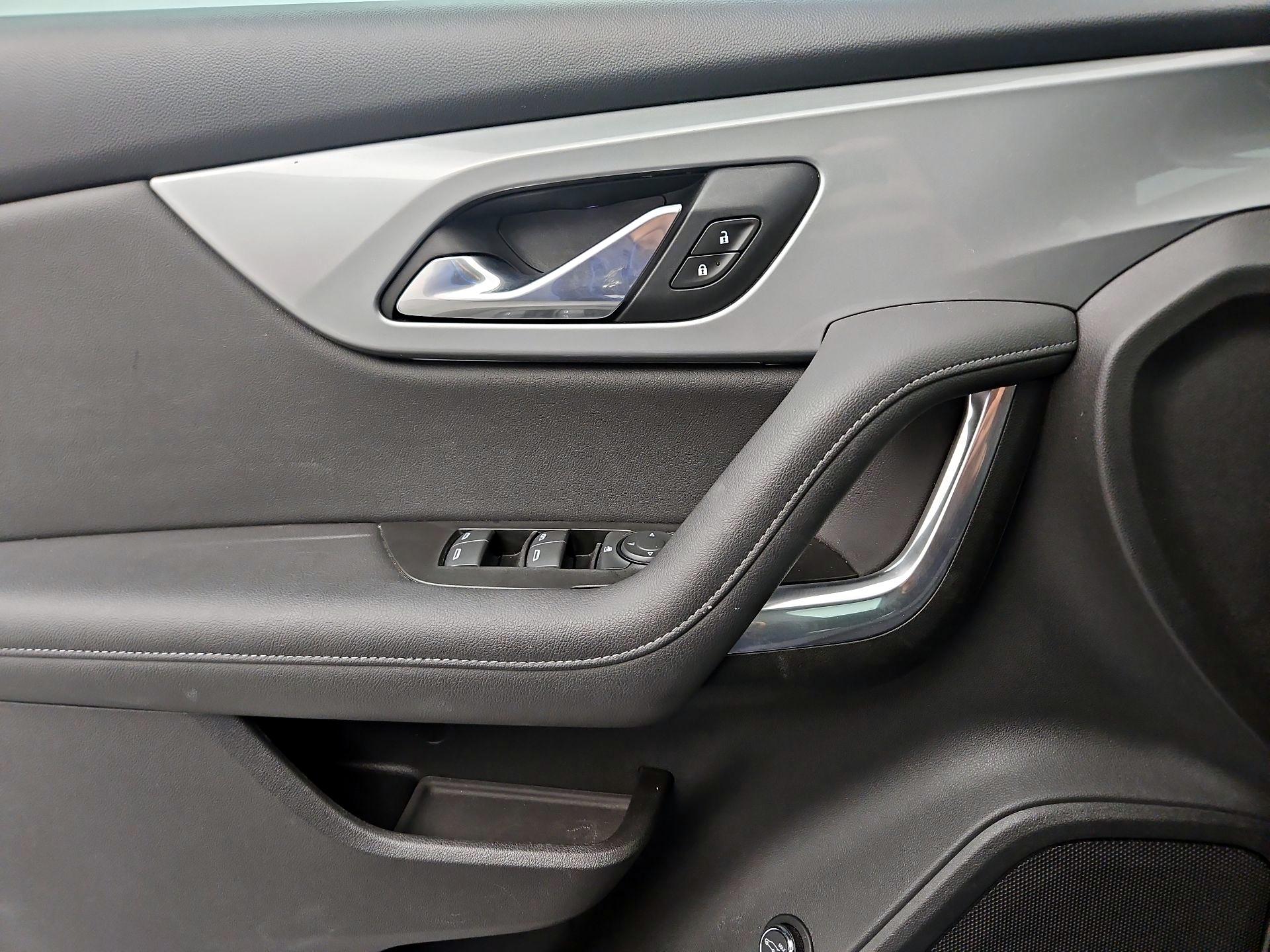 Thumbnail: 2019 Chevrolet Blazer - 12
