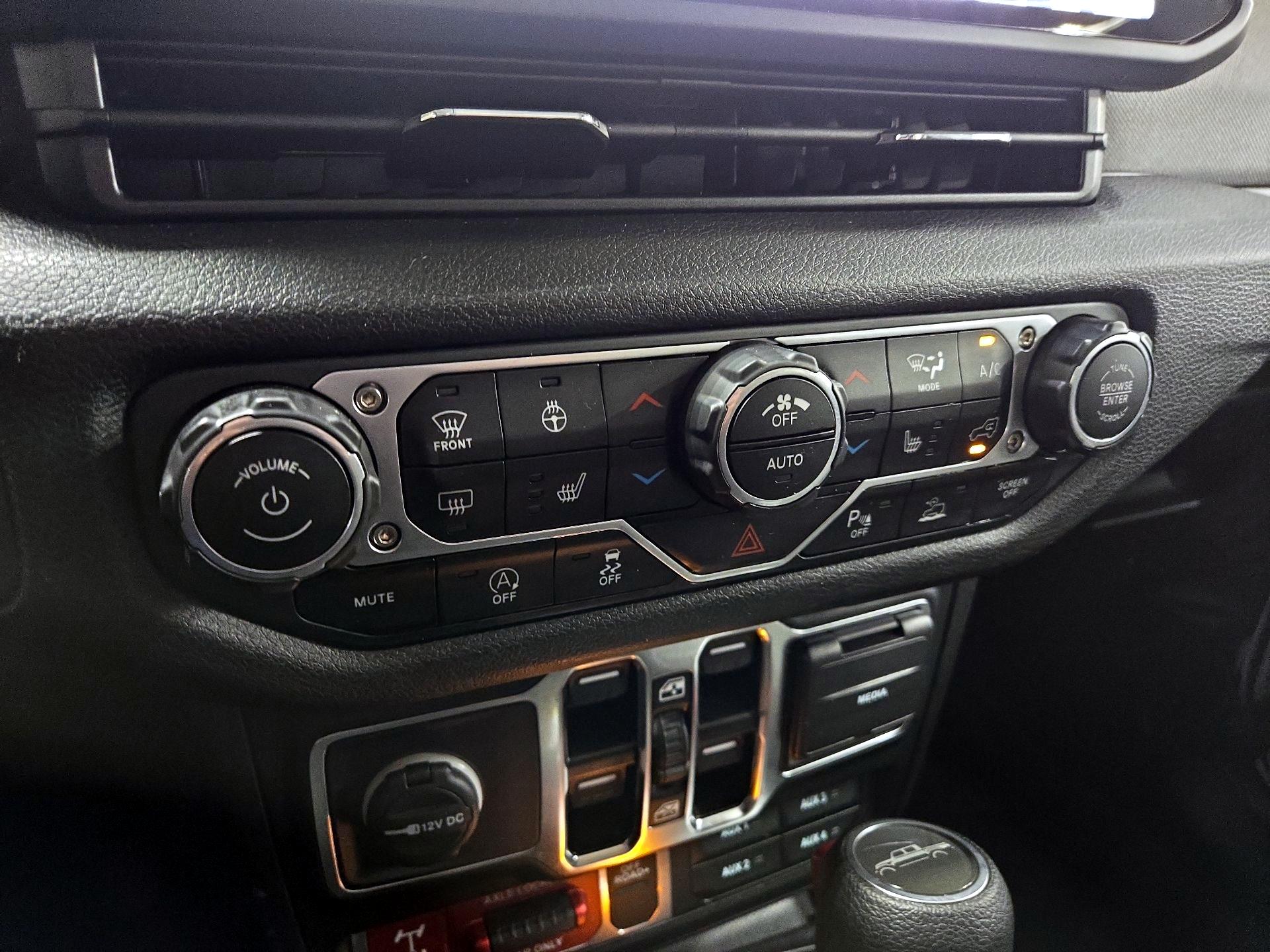 Thumbnail: 2025 Jeep Gladiator - 17