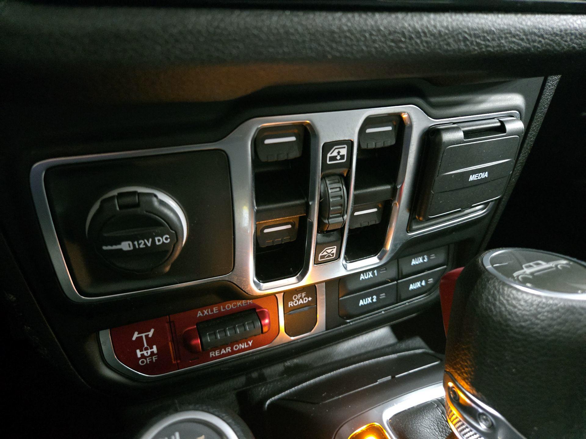 Thumbnail: 2025 Jeep Gladiator - 19