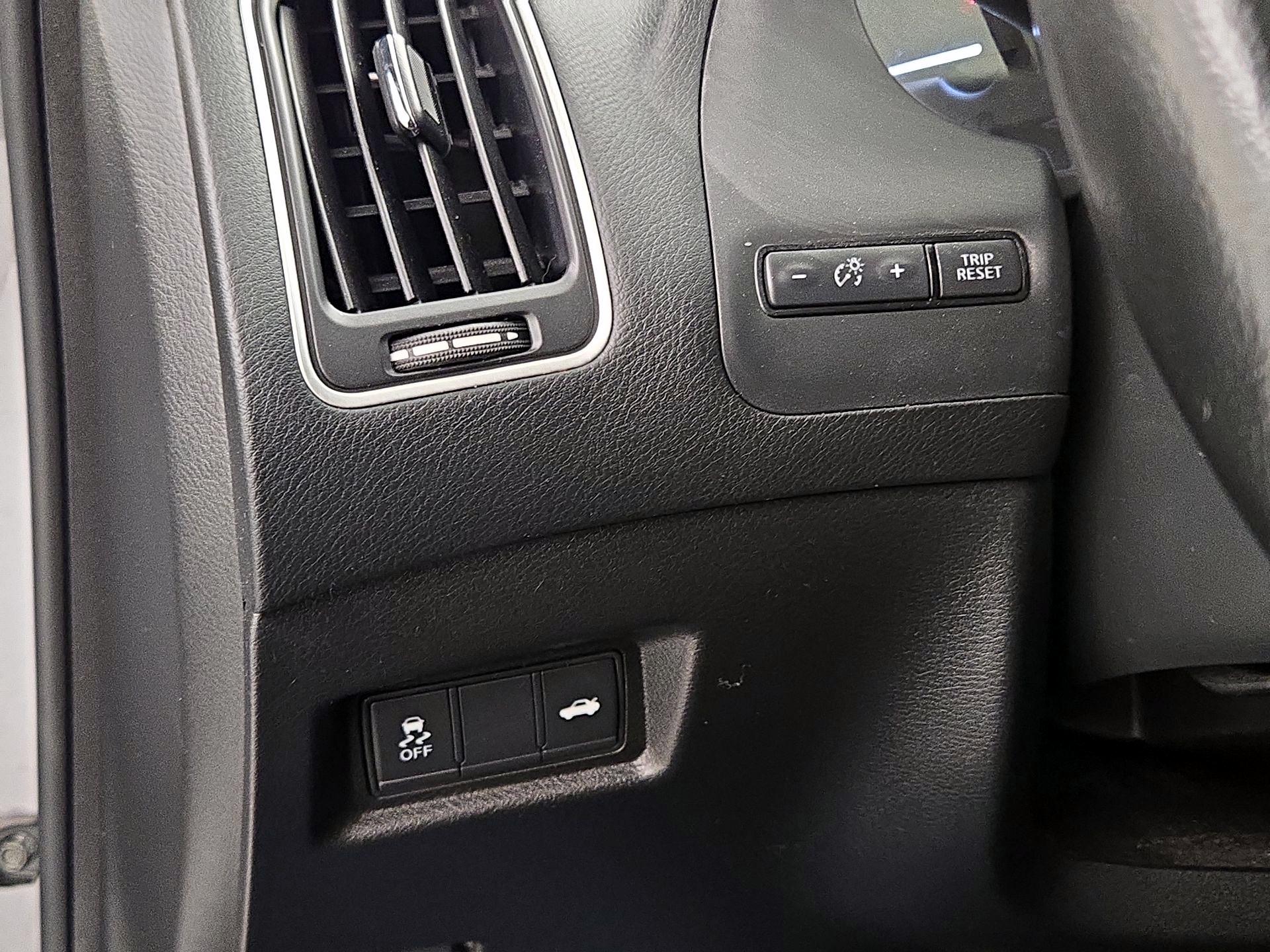 Thumbnail: 2019 INFINITI Q50 - 13