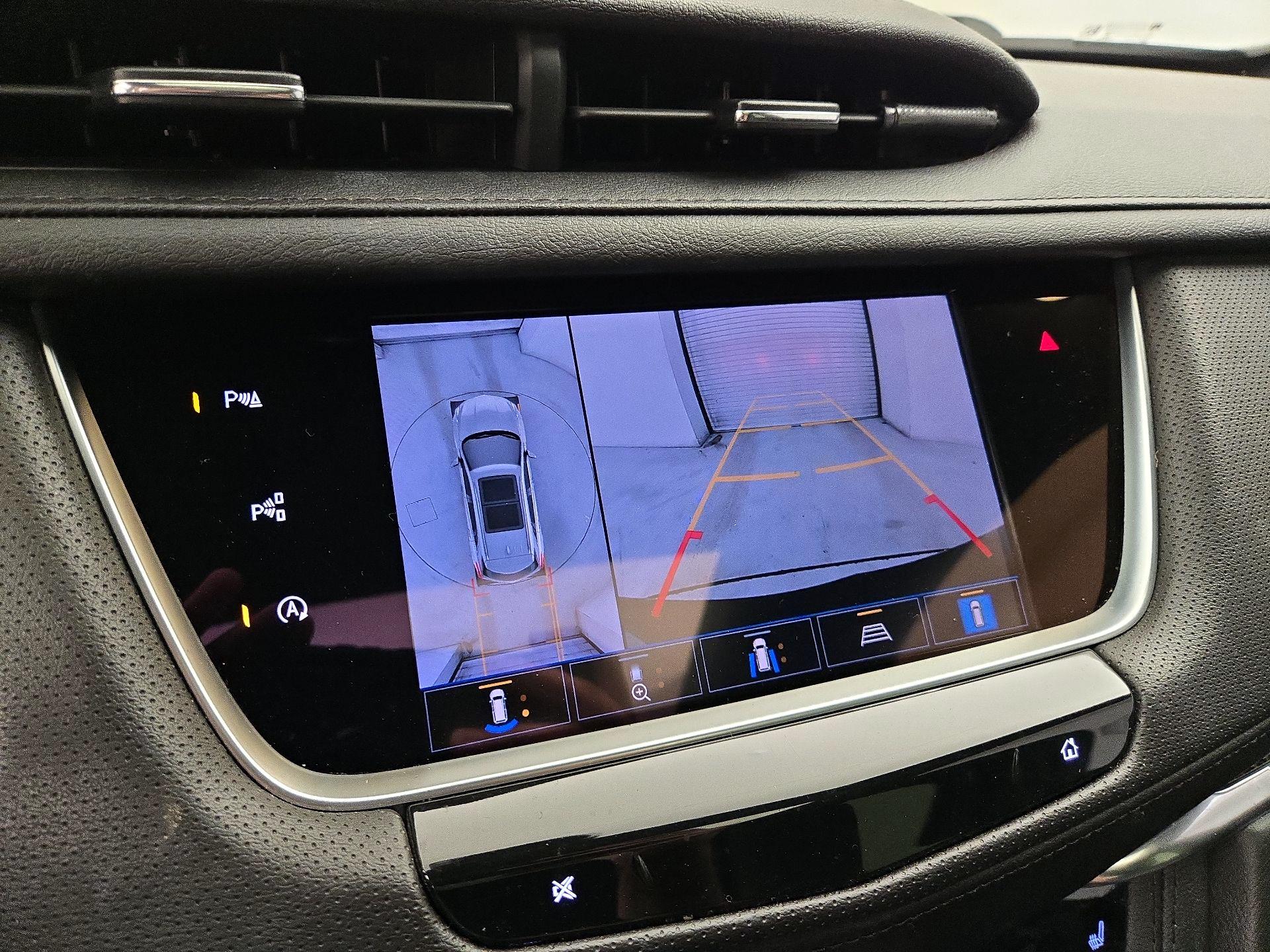 Thumbnail: 2022 Cadillac XT5 - 14