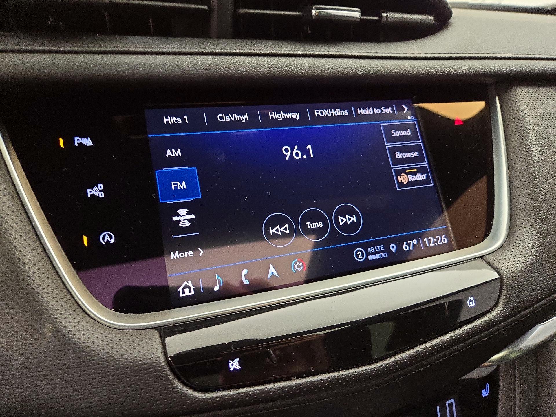 Thumbnail: 2022 Cadillac XT5 - 15