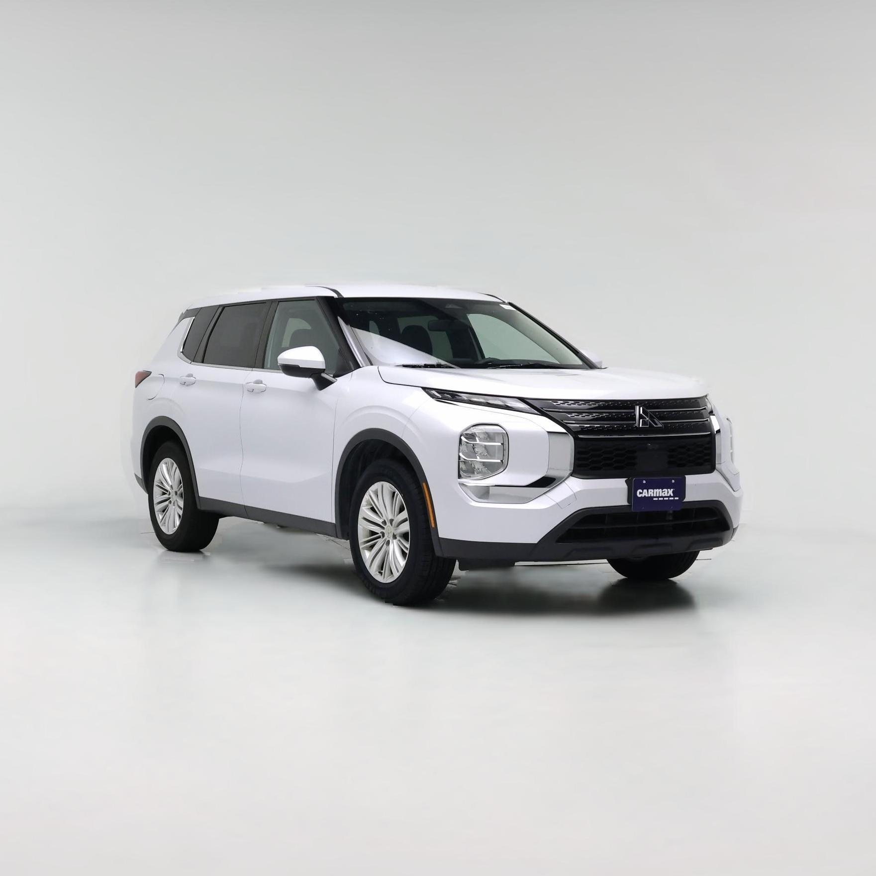 Thumbnail: 2022 Mitsubishi Outlander - 1