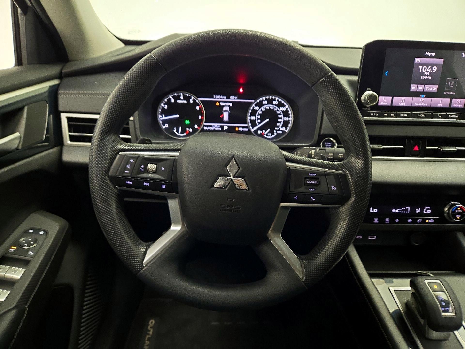 Thumbnail: 2022 Mitsubishi Outlander - 10