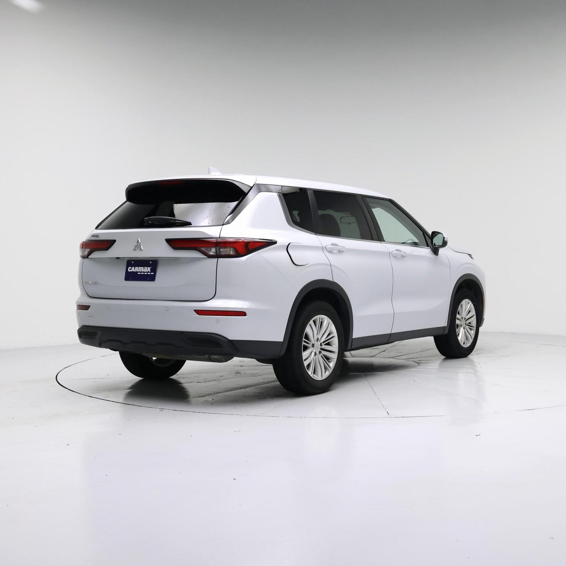 Thumbnail: 2022 Mitsubishi Outlander - 8