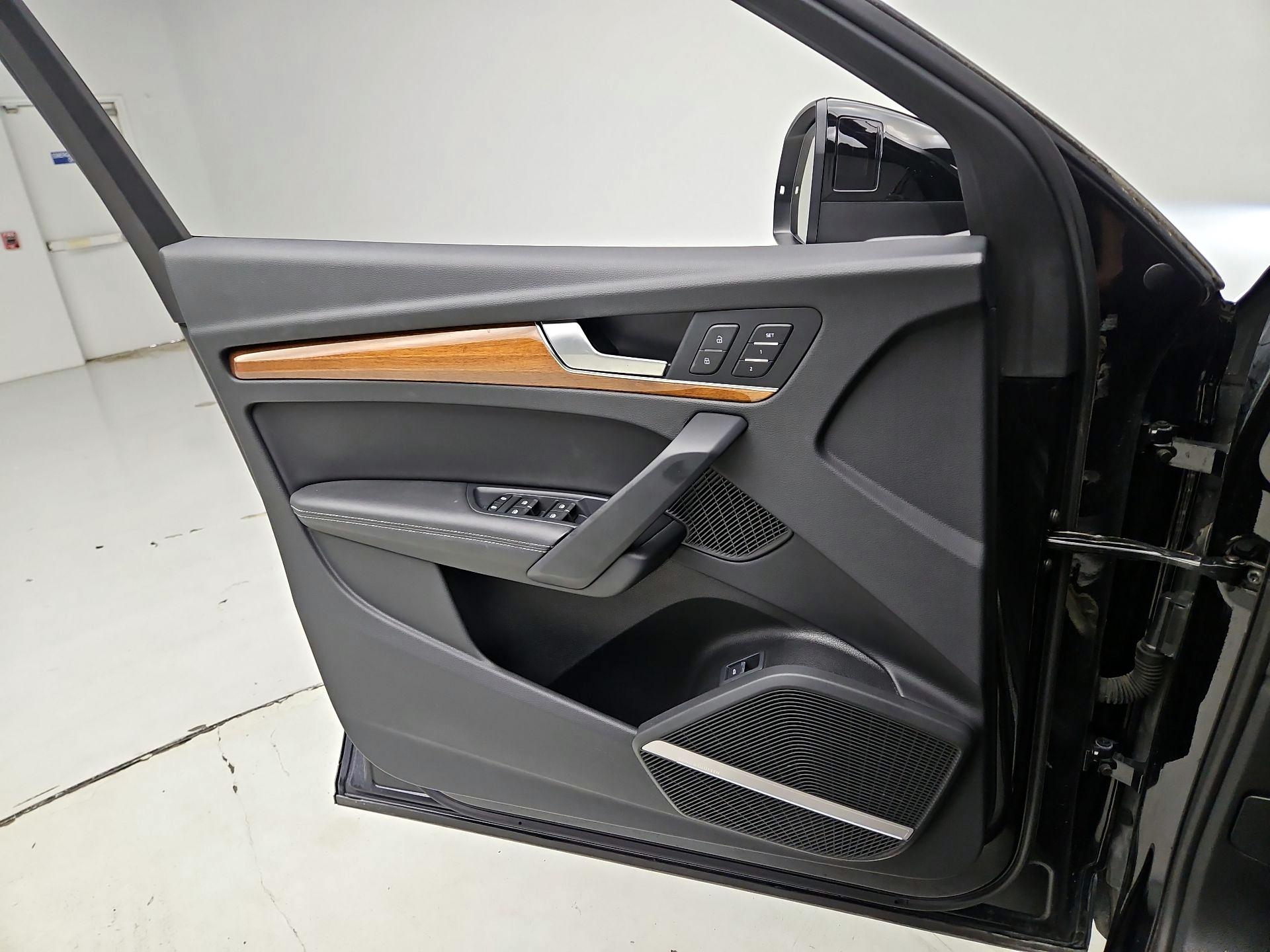 Thumbnail: 2023 Audi Q5 - 12