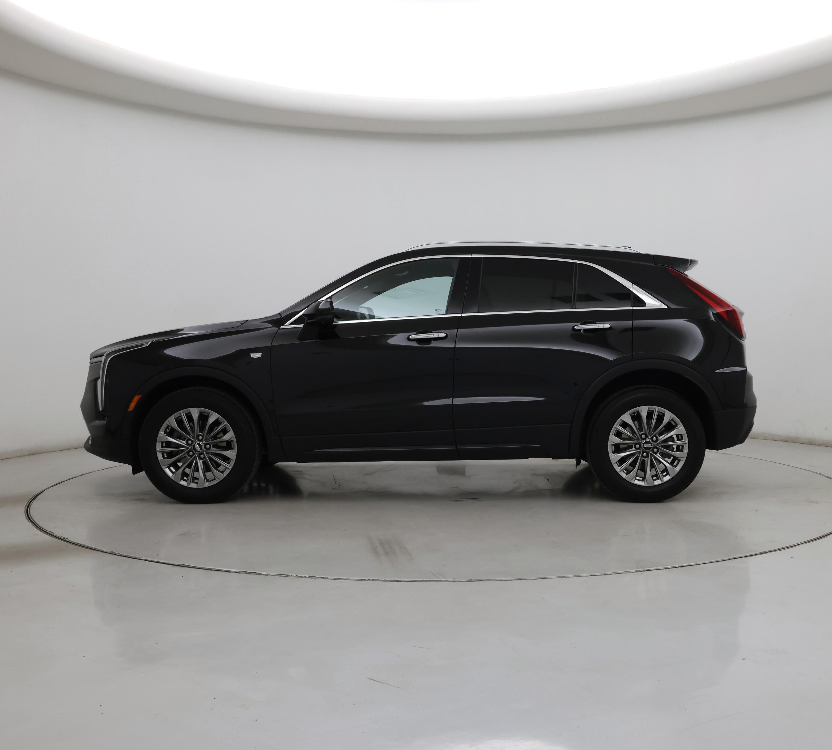Thumbnail: 2025 Cadillac XT4 - 3