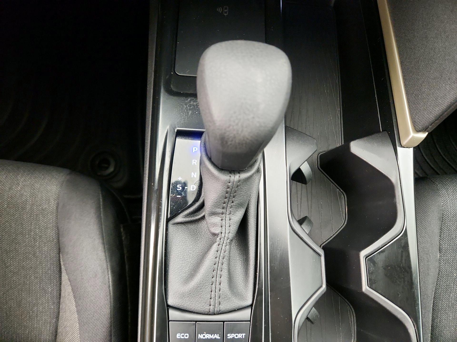 Thumbnail: 2025 Toyota Camry - 17