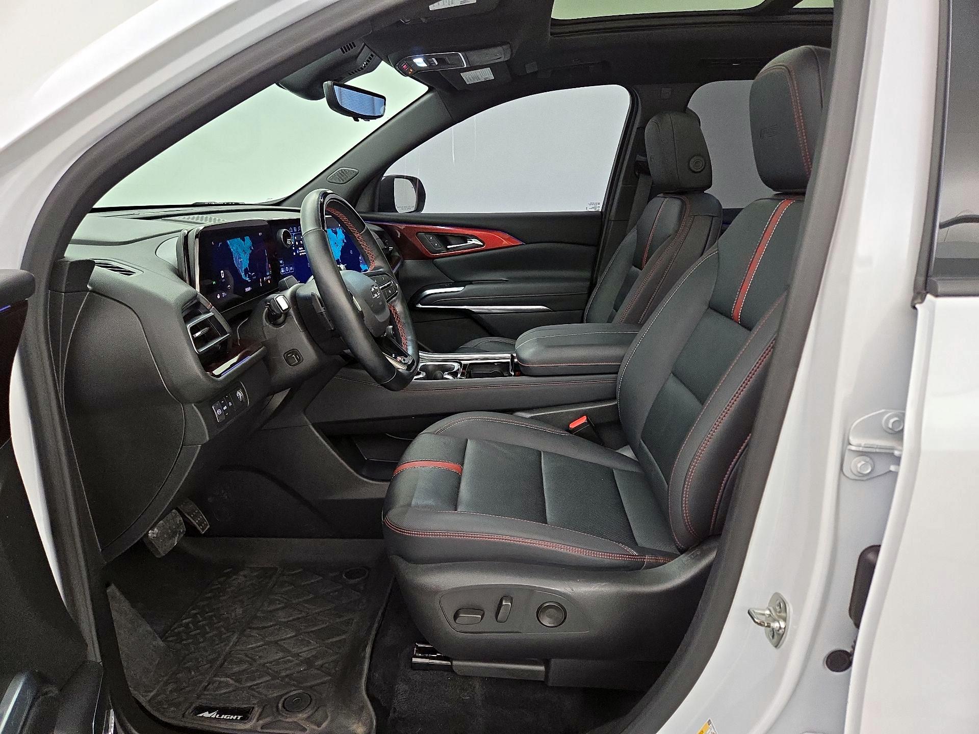 Thumbnail: 2024 Chevrolet Traverse - 11