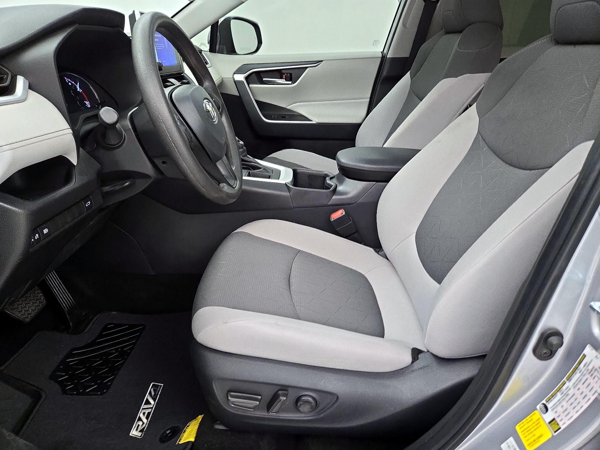 Thumbnail: 2025 Toyota RAV4 - 11