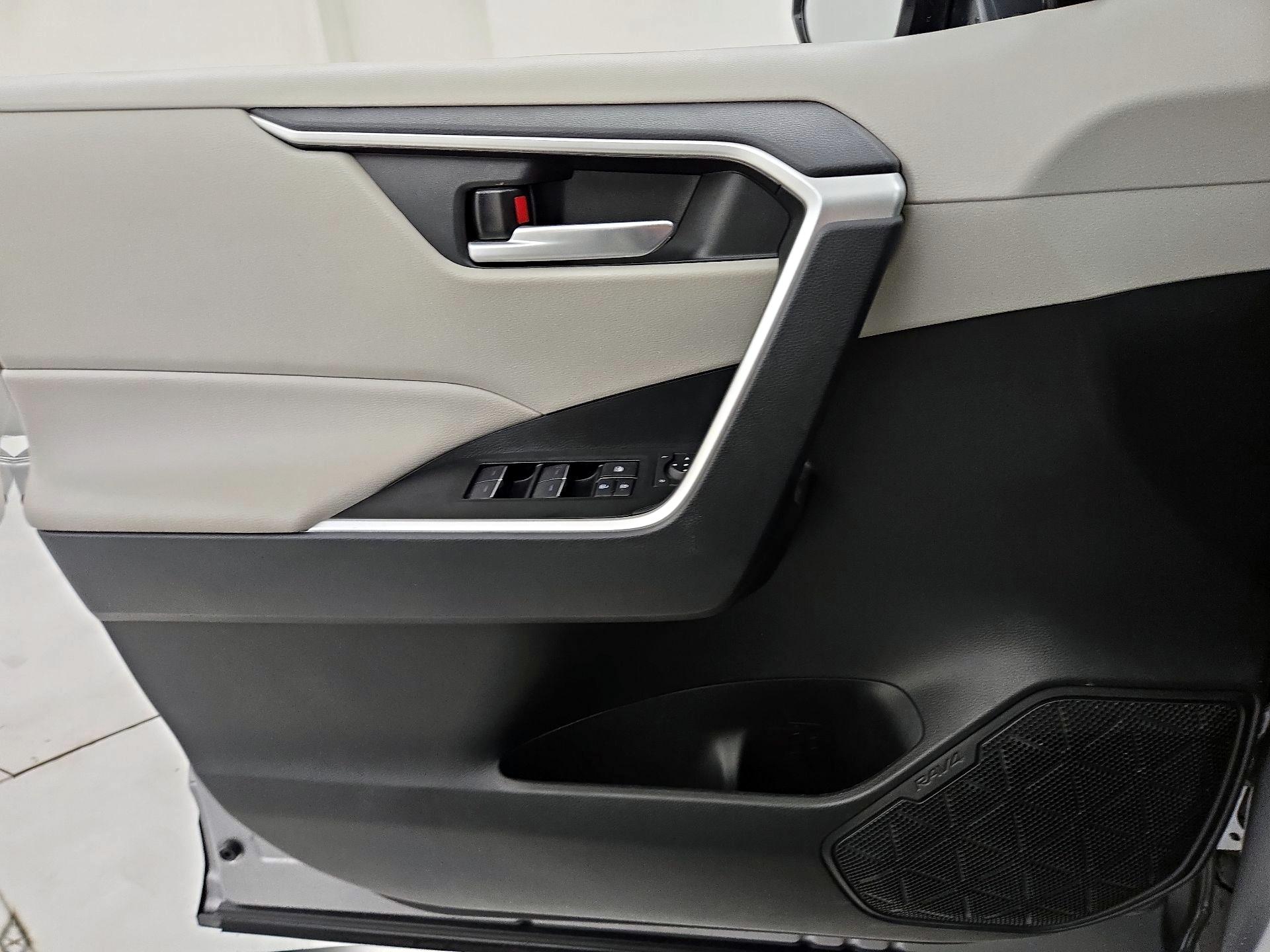 Thumbnail: 2025 Toyota RAV4 - 12