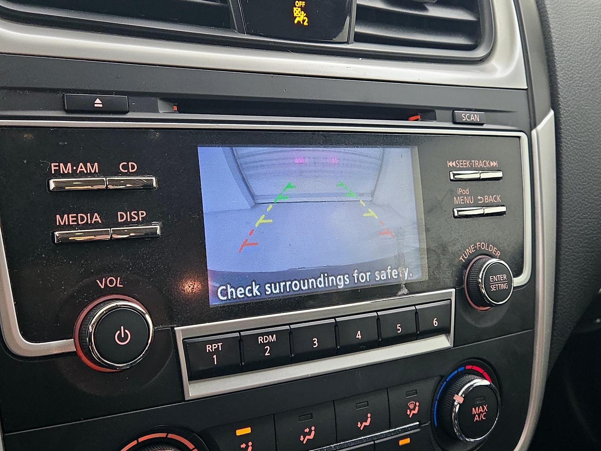 Thumbnail: 2017 Nissan Altima - 14