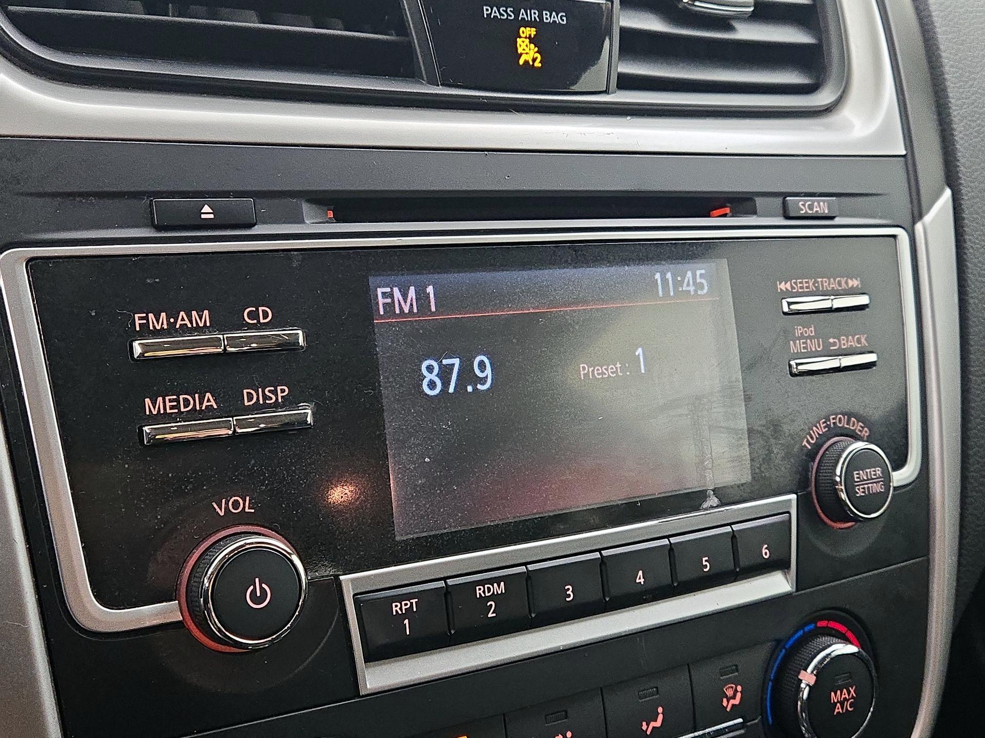 Thumbnail: 2017 Nissan Altima - 15